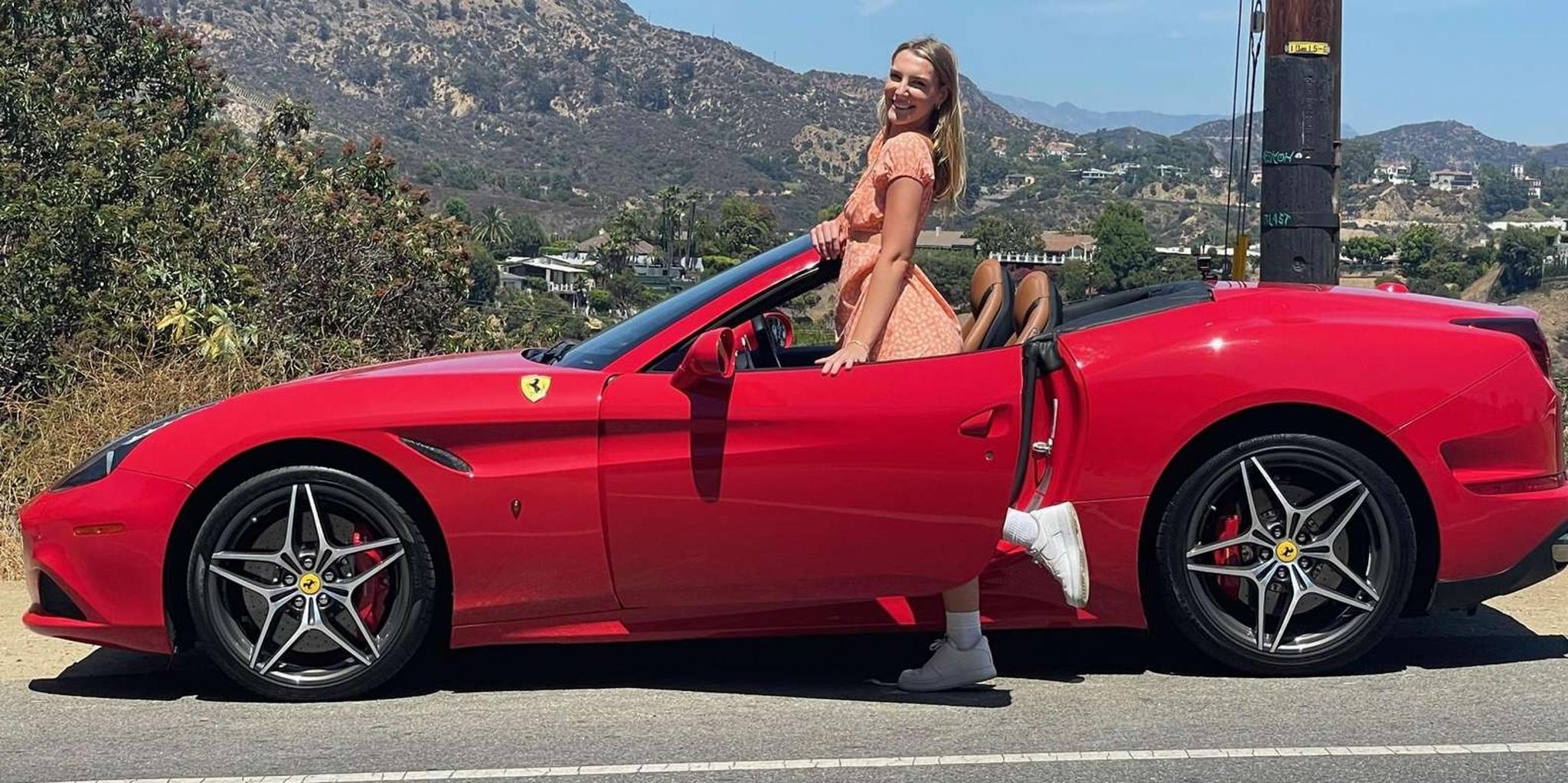 Hollywood Ferrari Tour with Hollywood Sign