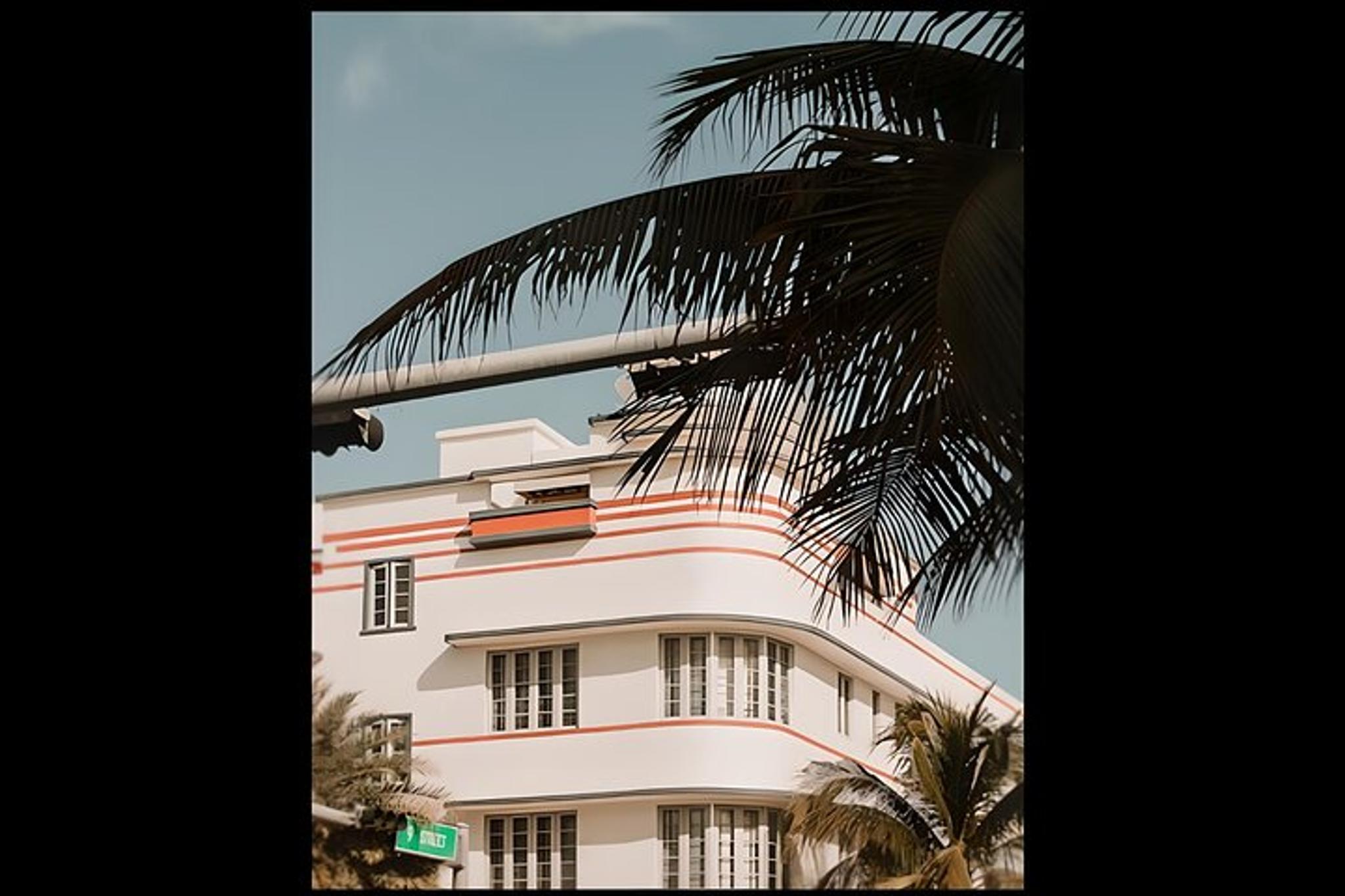 Art Deco Tour in Miami - Image 6