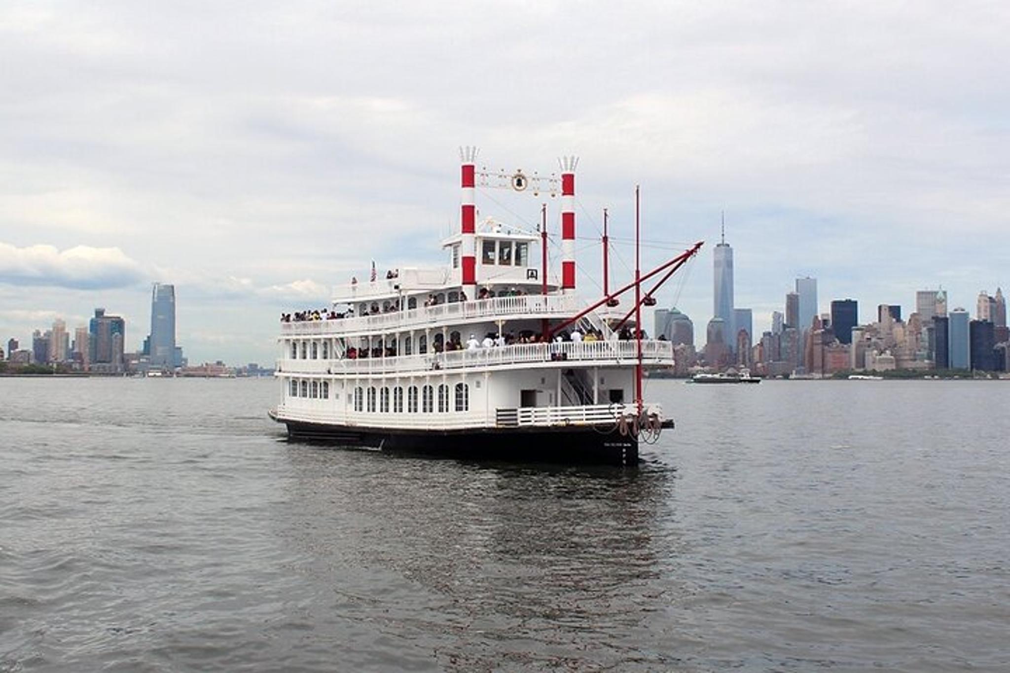 New York City 4th of July Fireworks Cruise - Image 6