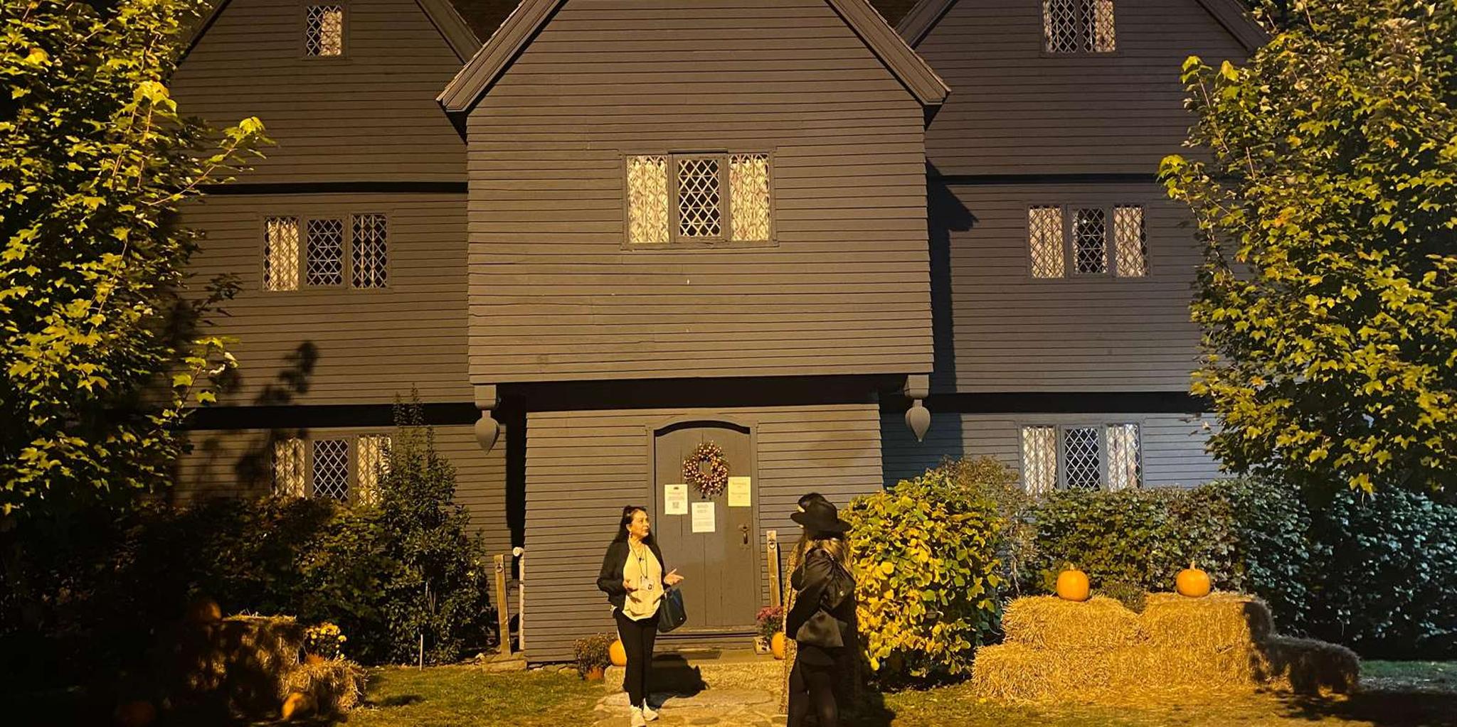 Salem Psychic Bewitched Tour with Tarot Reading