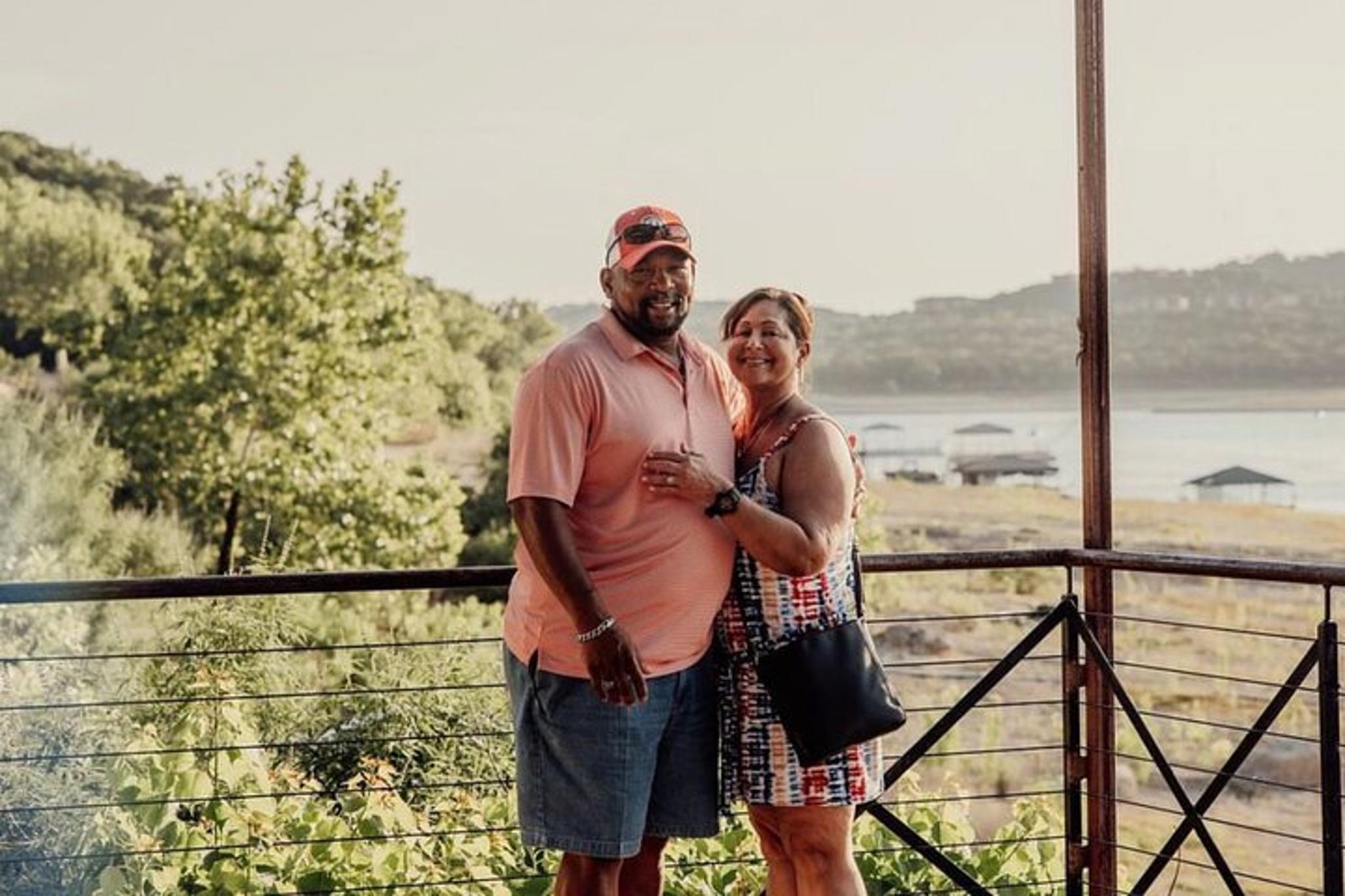 Austin Lake Travis Barge Crawl Bar Hopping Tour - Image 5