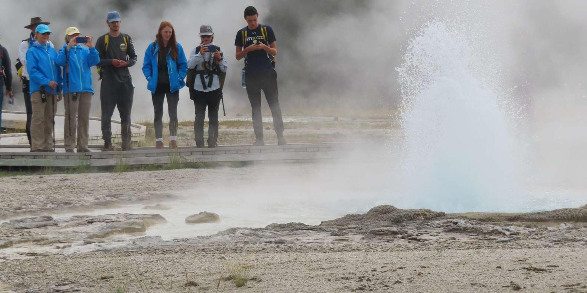 Yellowstone Upper Geyser Basin Hike with Lunch