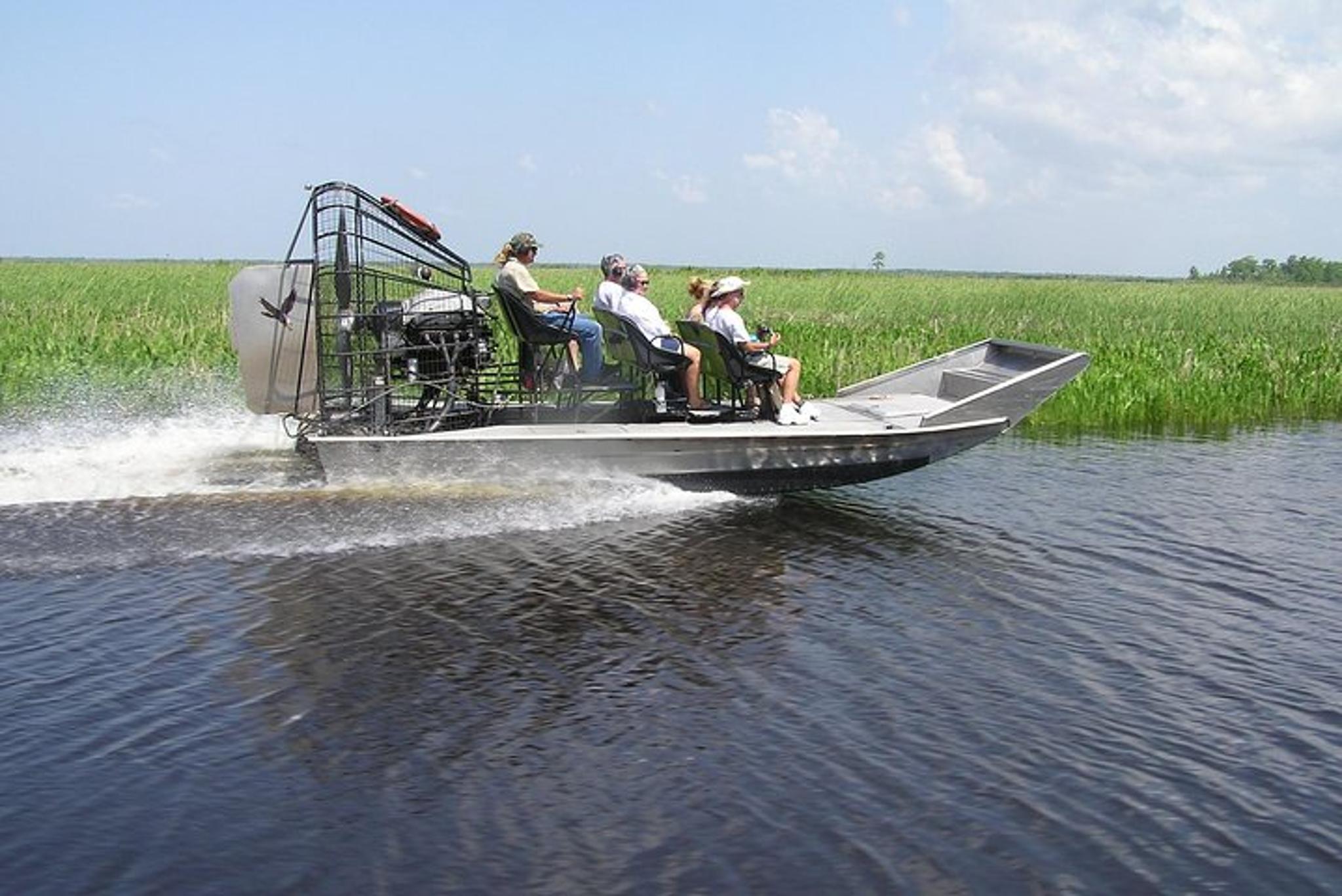 New Orleans Airboat and Plantations Tour with Lunch - Image 3