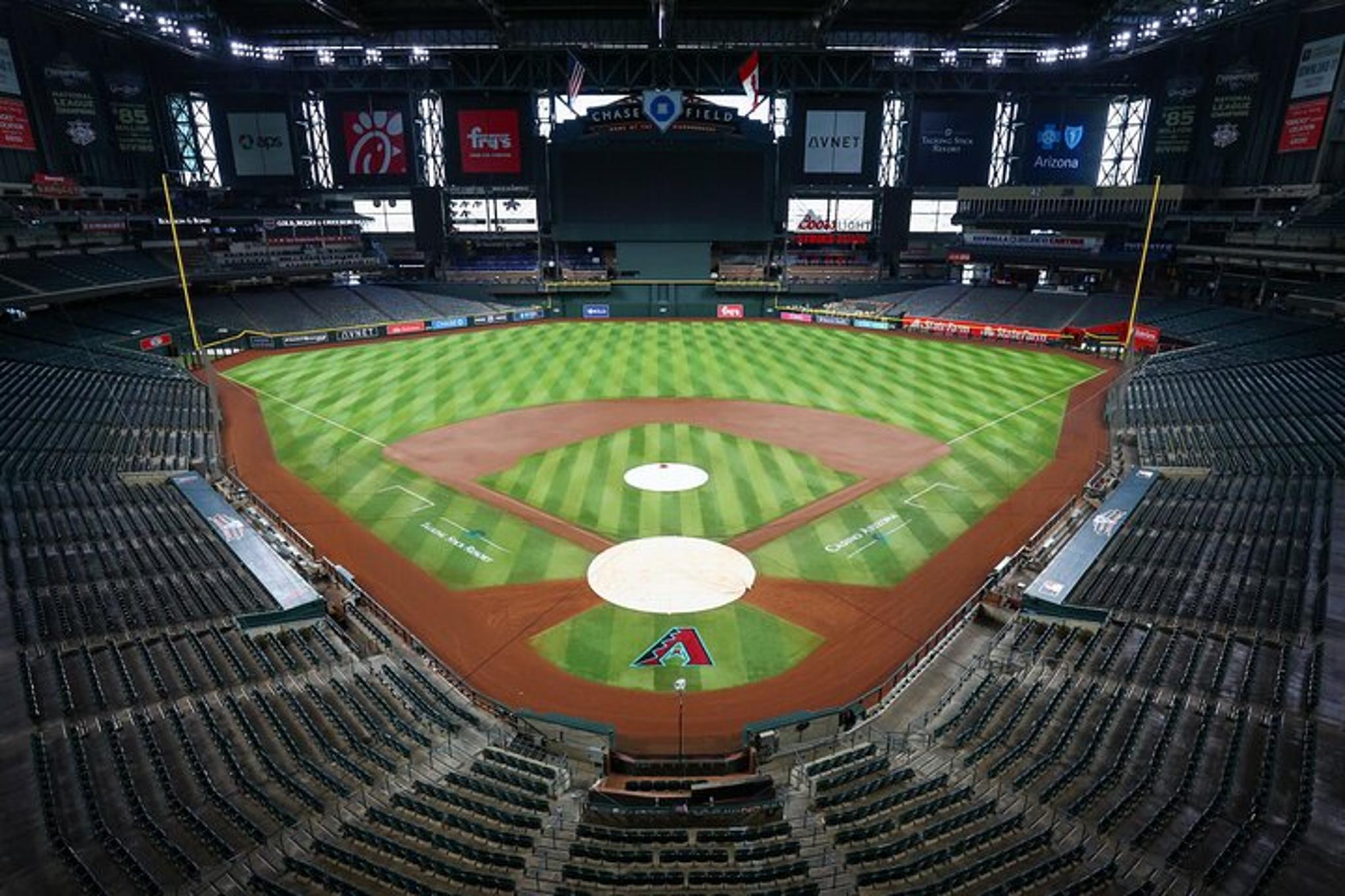 Phoenix Baseball Game at Chase Field - Image 6