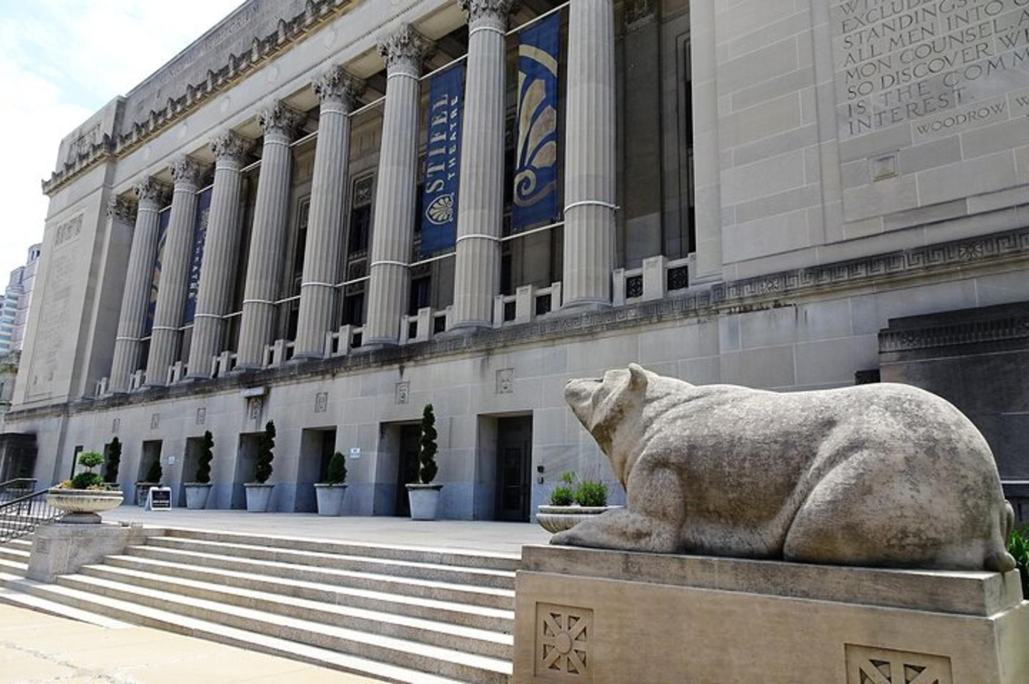 St. Louis Downtown Walking Tour - Image 1