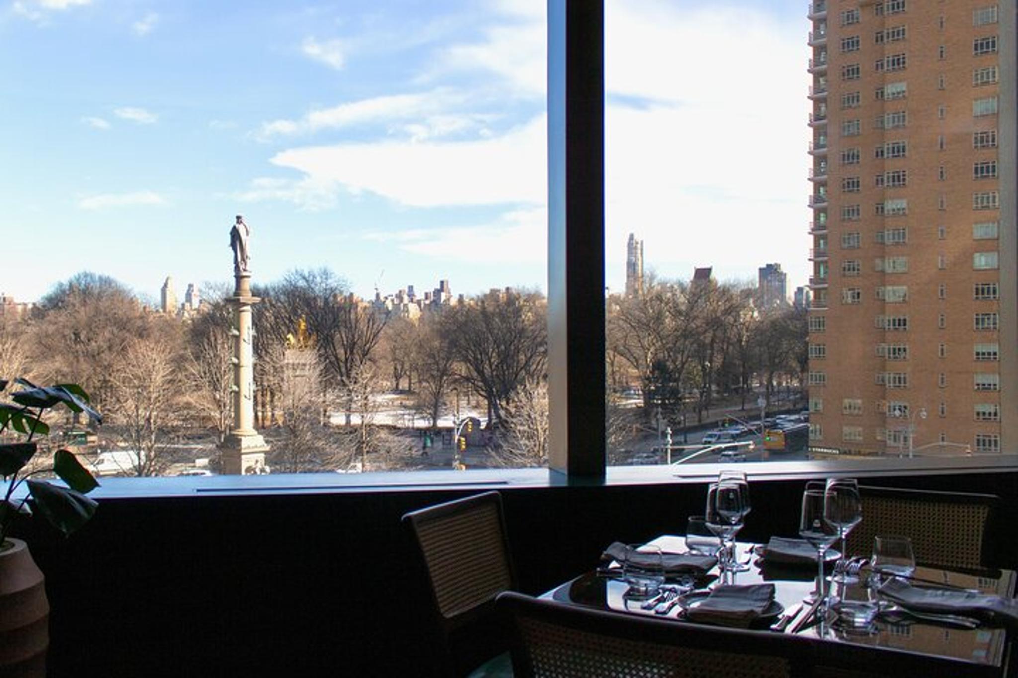 New York Thanksgiving Parade Indoor Viewing and Brunch - Image 5