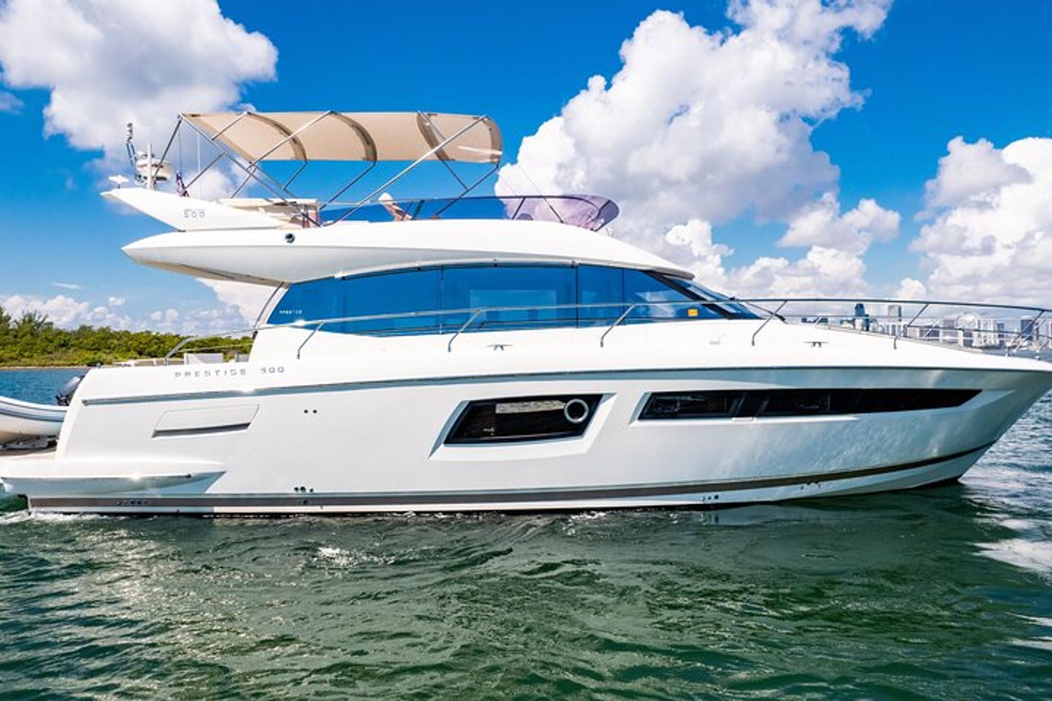 Miami Flybridge Yacht Rental