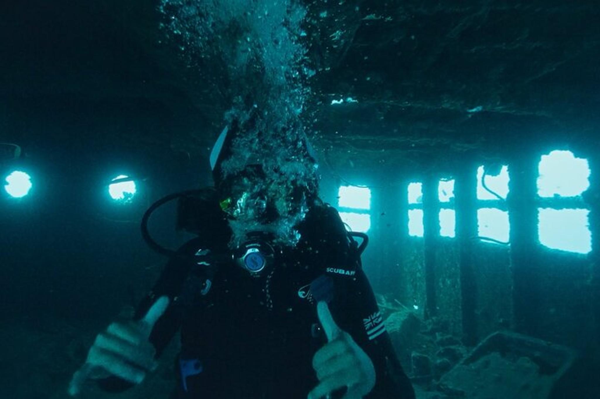 Oahu 2-Tank Wreck and Reef Dive - Image 4