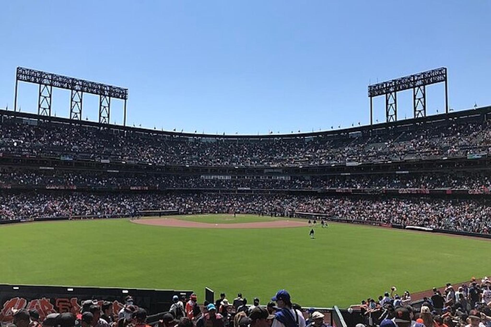 San Francisco Giants Baseball Game at Oracle Park - Image 4