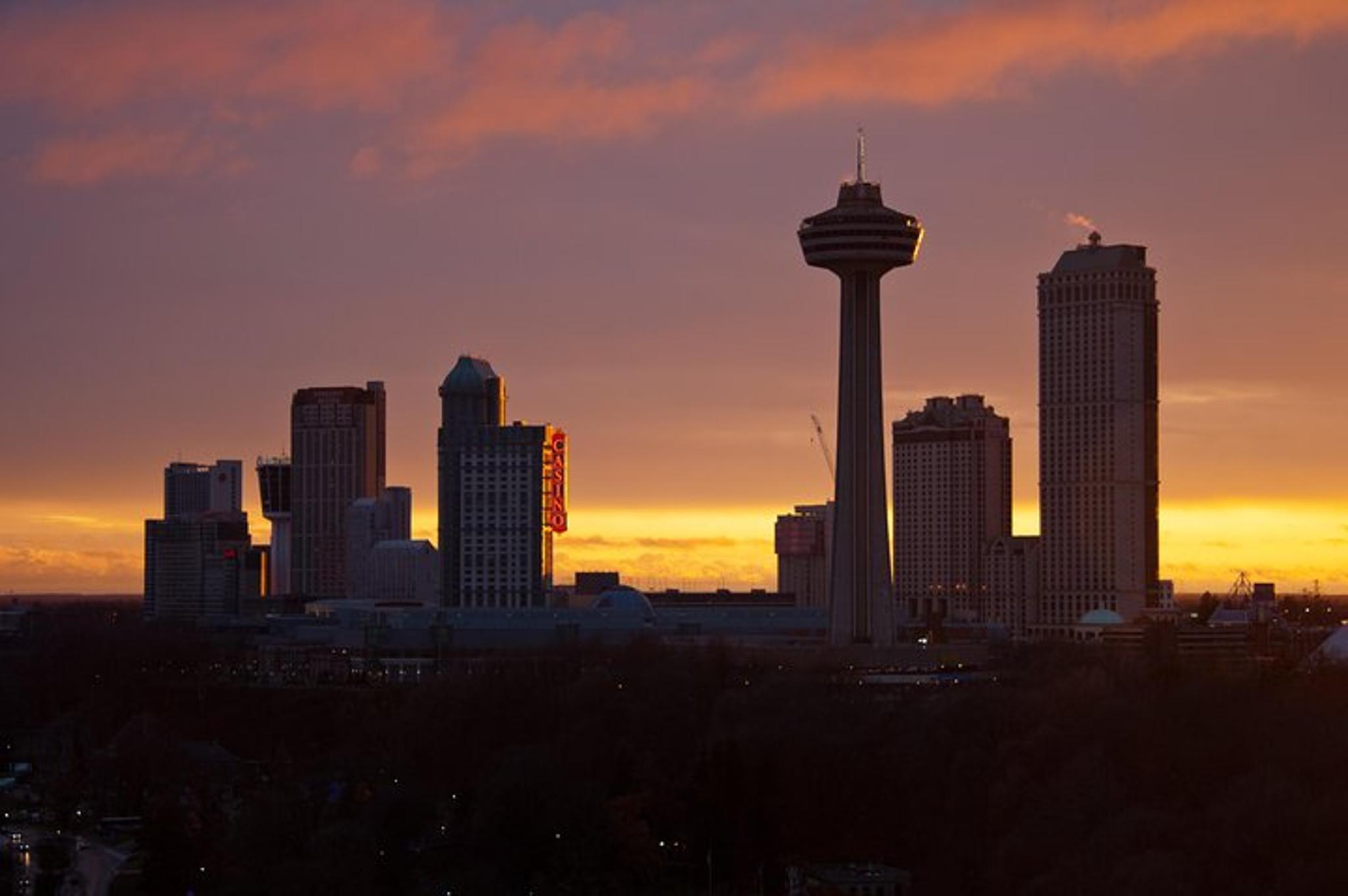 Niagara Falls Evening Tour & Fireworks - Image 6