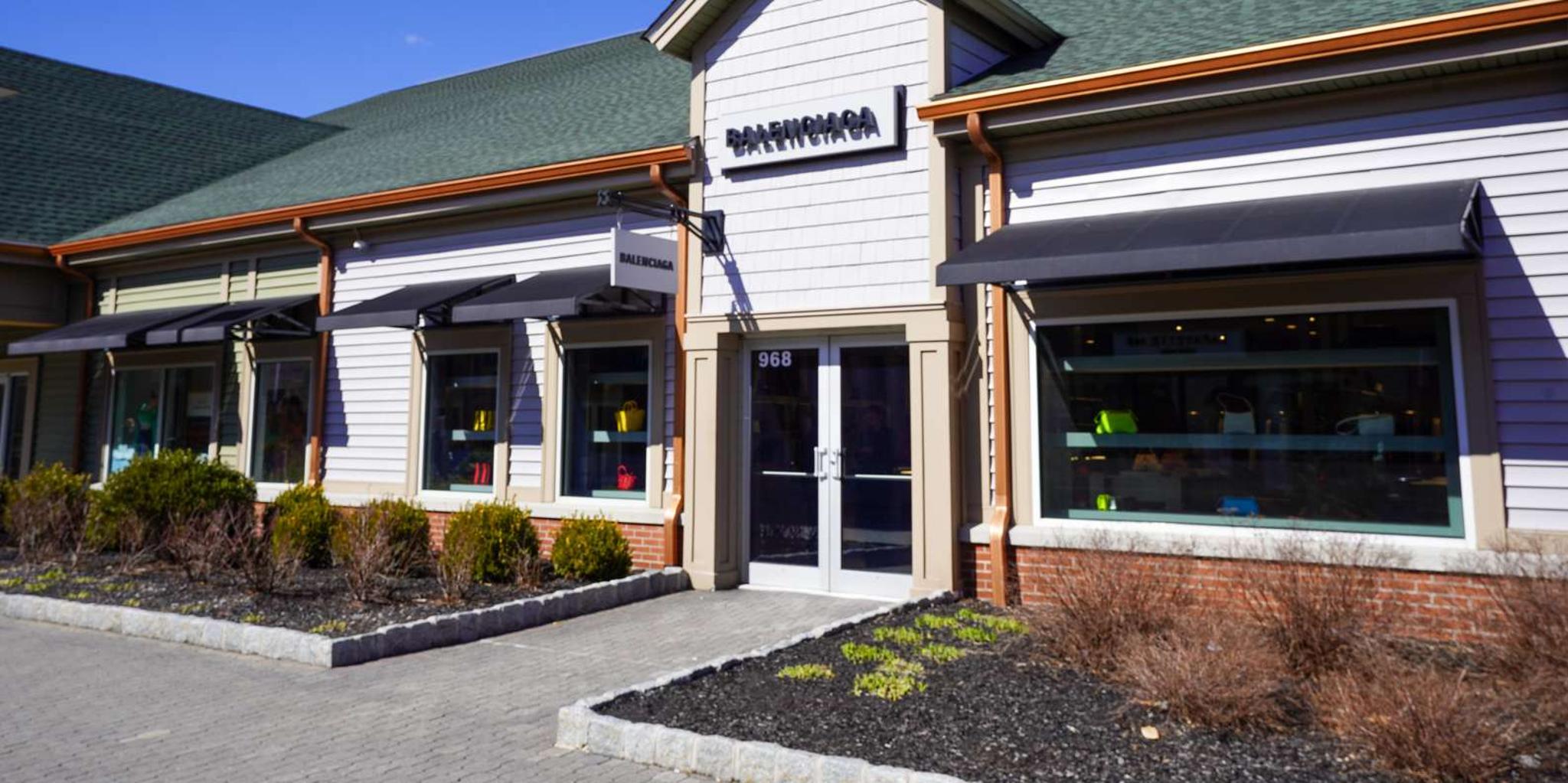 New York Woodbury Common Shopping Tour - Image 6