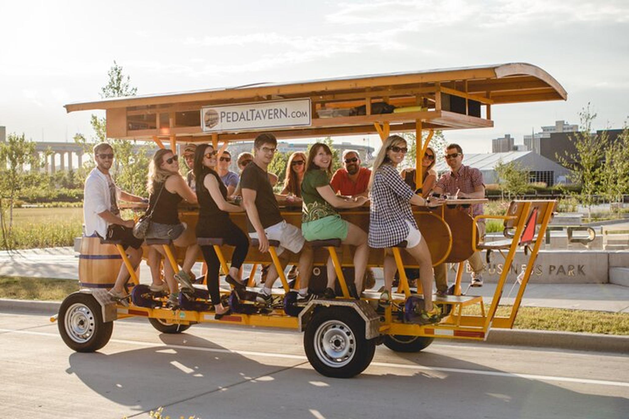 Milwaukee Pedal Tavern Tour - Image 5