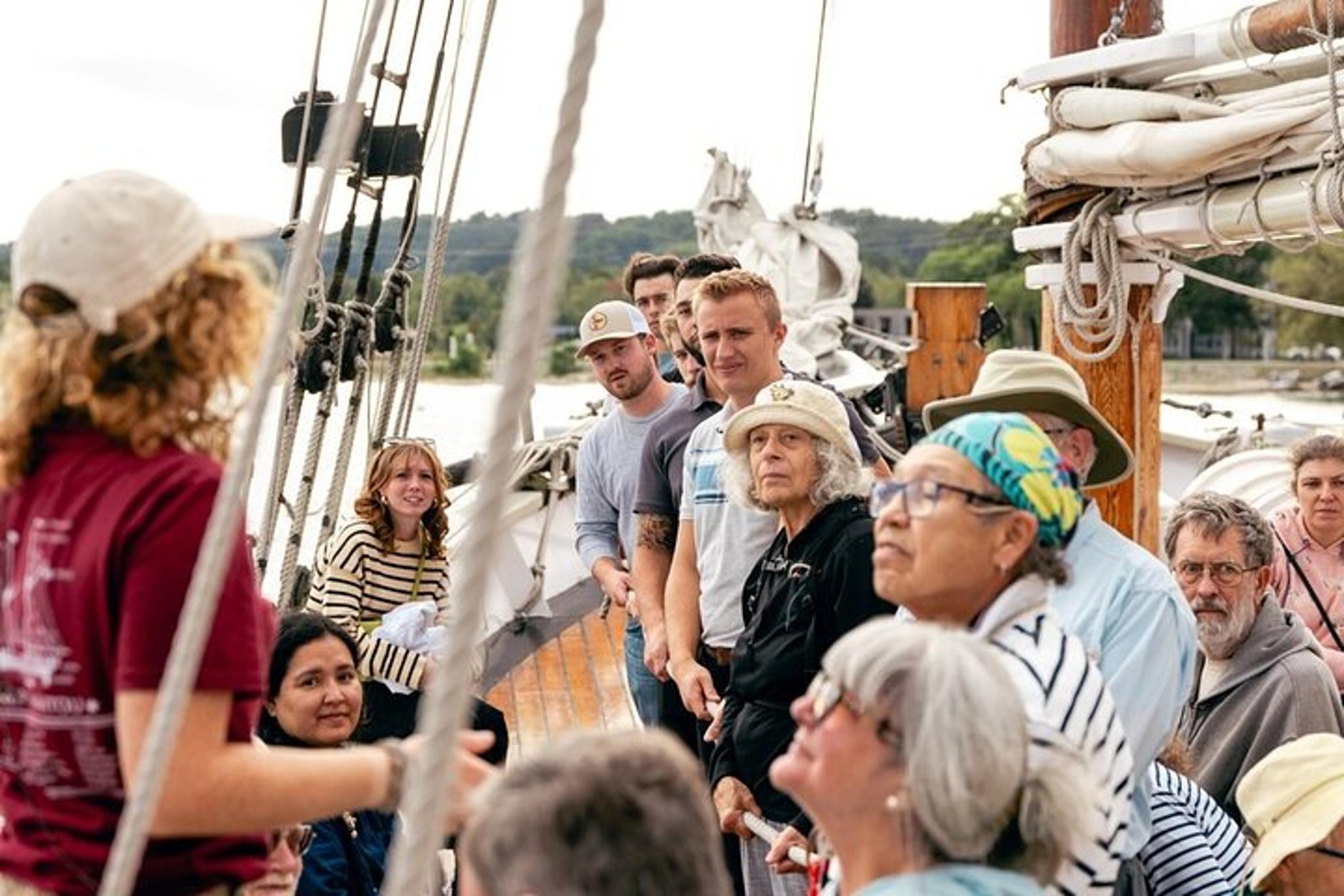 Traverse City Sailing Experience with Anishinaabe Guide 2 hr - Image 4