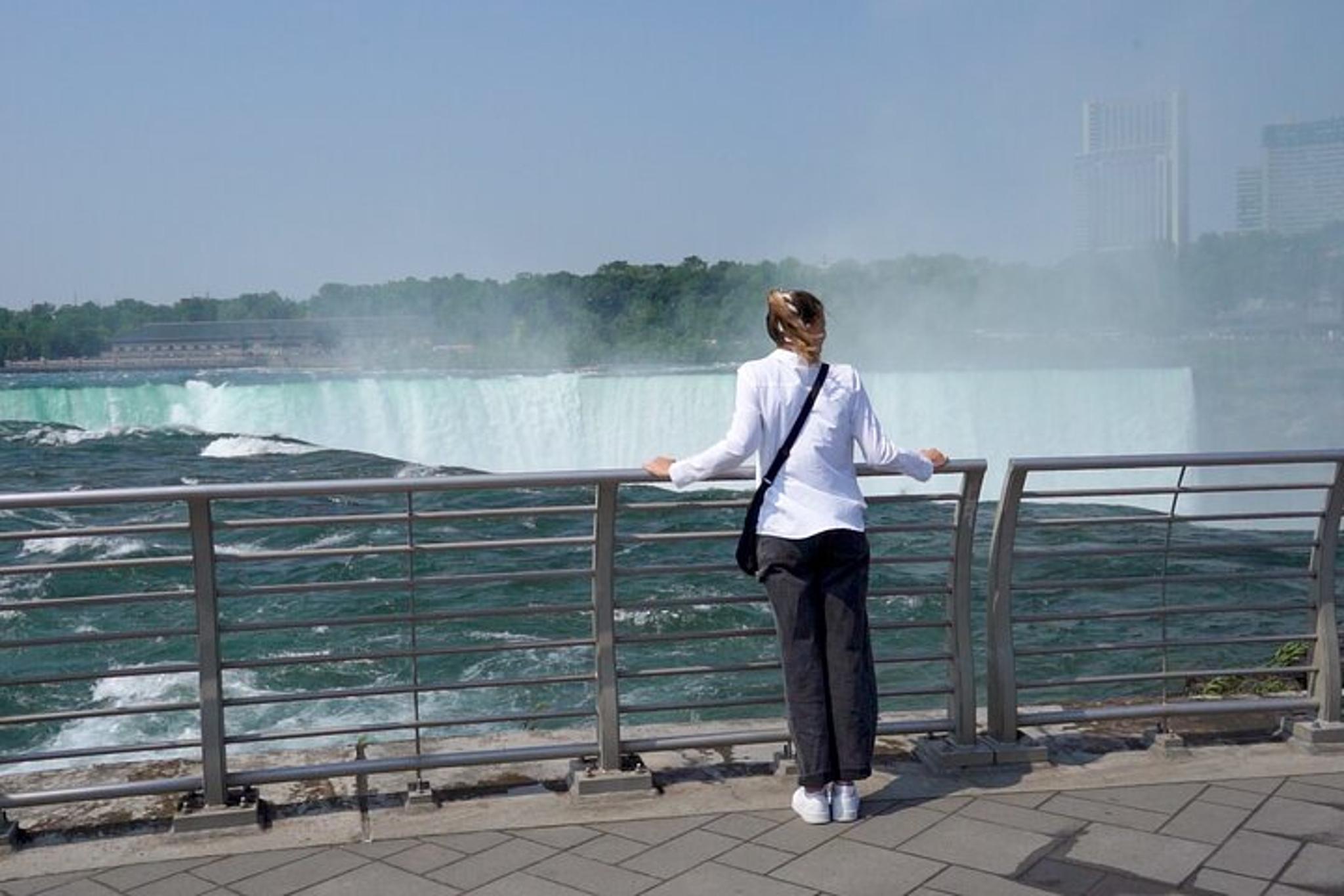Niagara Falls Tour with Maid of the Mist & Cave of the Winds - Image 5