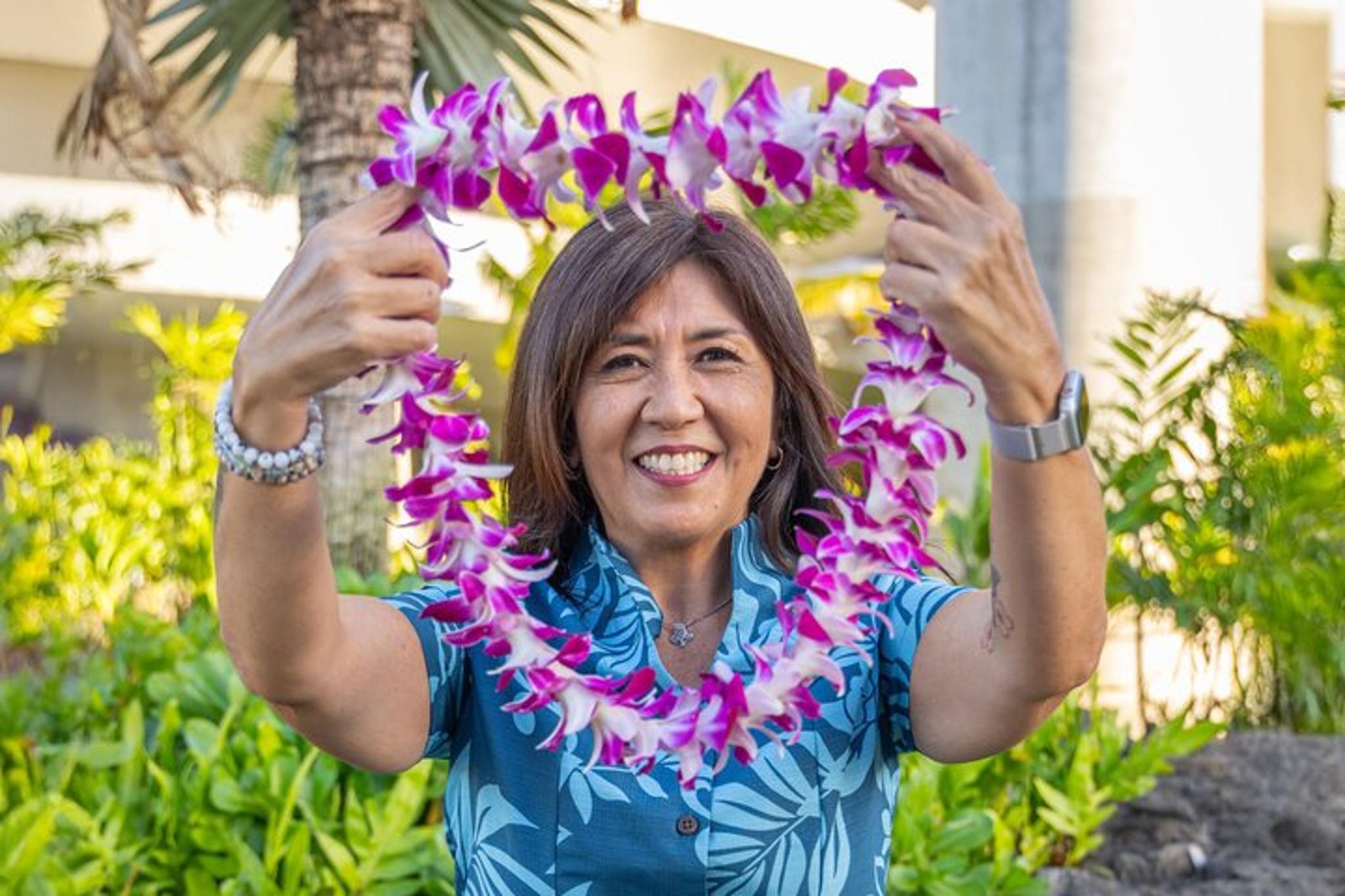Lihue Airport Lei Greeting - Image 5
