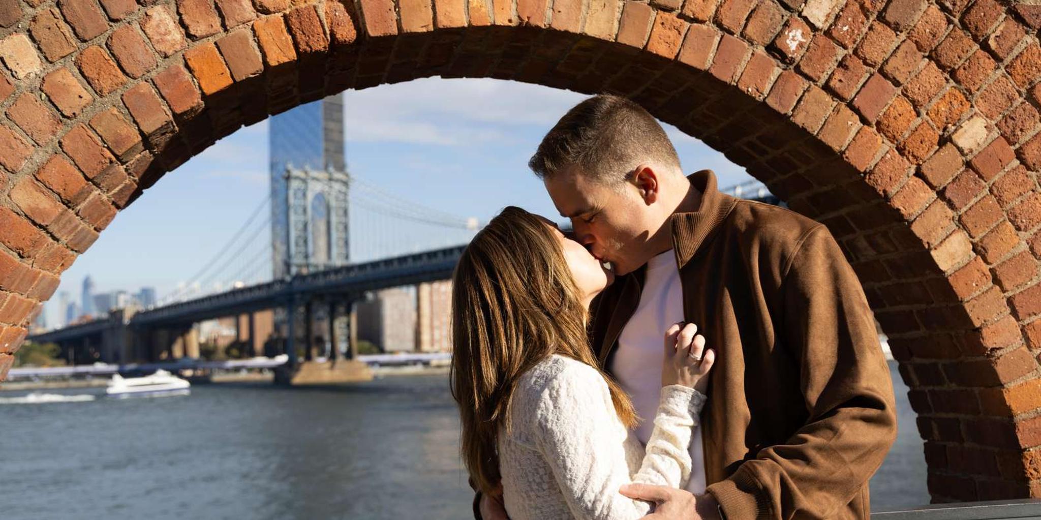 New York Photoshoot at Brooklyn Bridge - Image 4