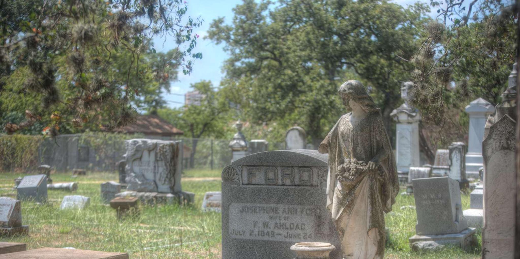 Austin Walking Ghost Tour: The Madam's Curse 90 min - Image 4