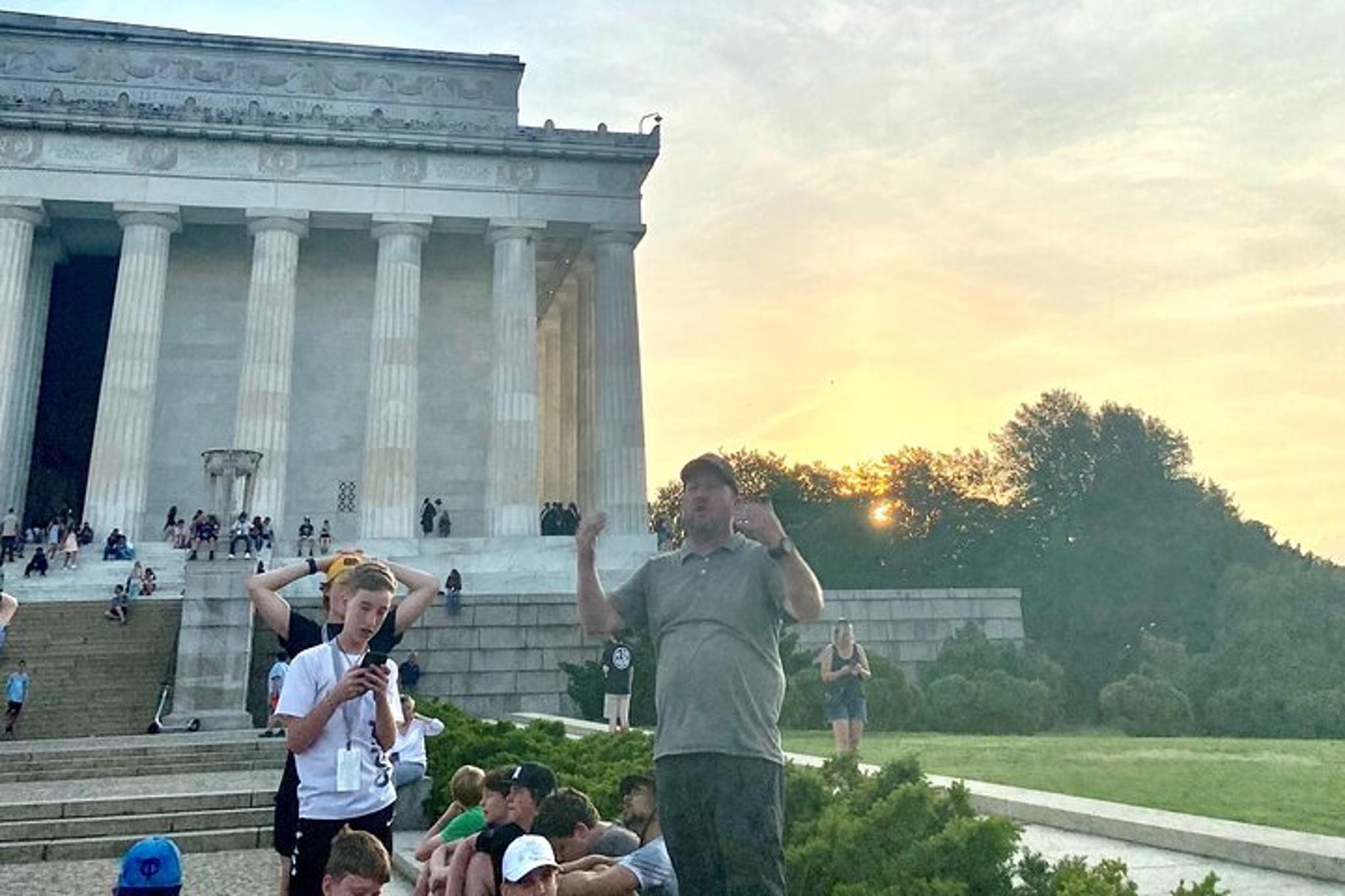 Washington DC Private Guided Bus Tour - Image 6