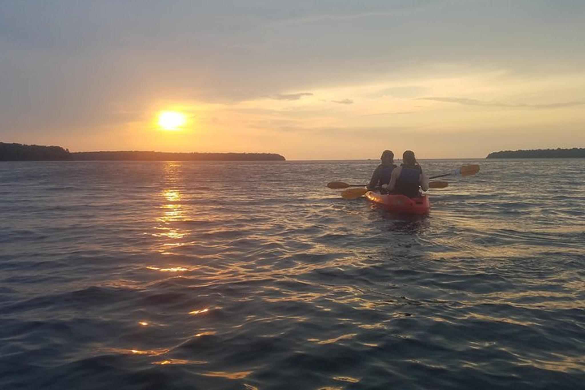 Door County Sunset Kayak Tour - Image 6