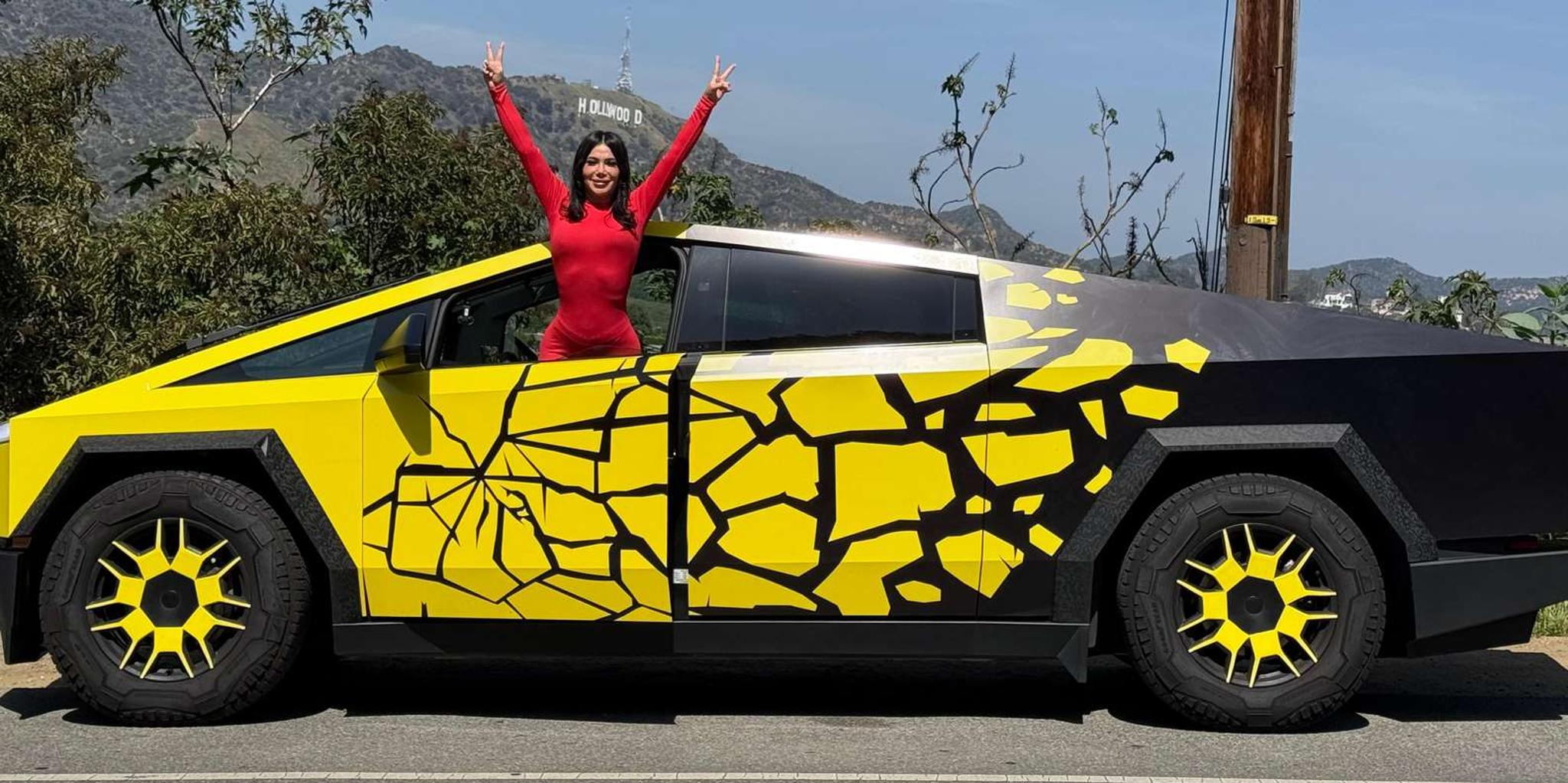 Los Angeles Hollywood Sign Tesla Cybertruck Tour 30 min