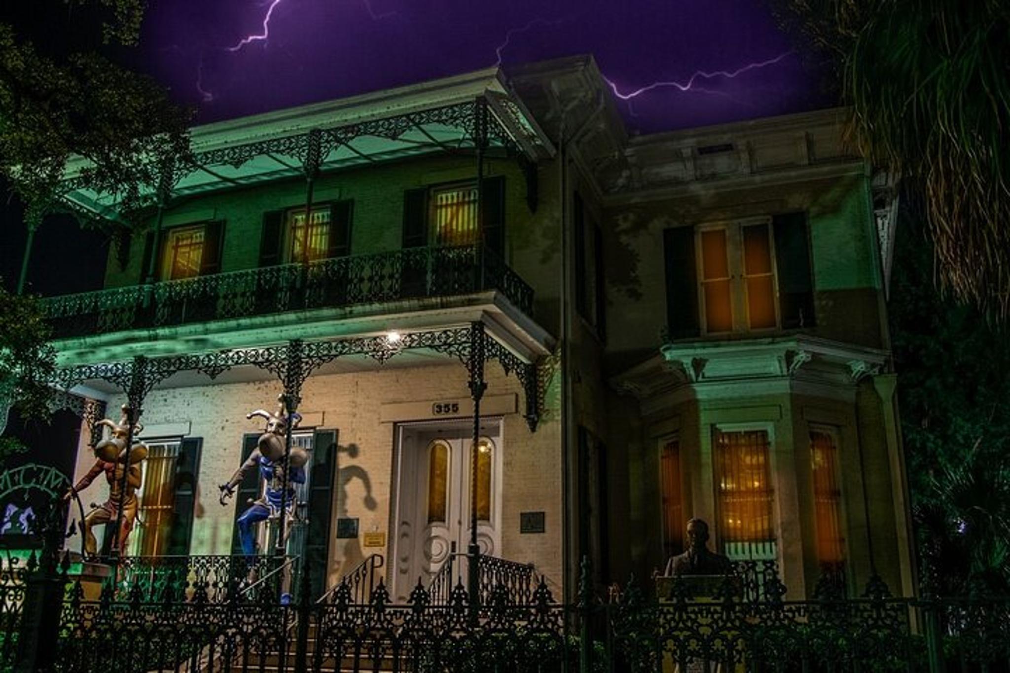 Mobile Ghost Tour: Murder, Mayhem, & Malice