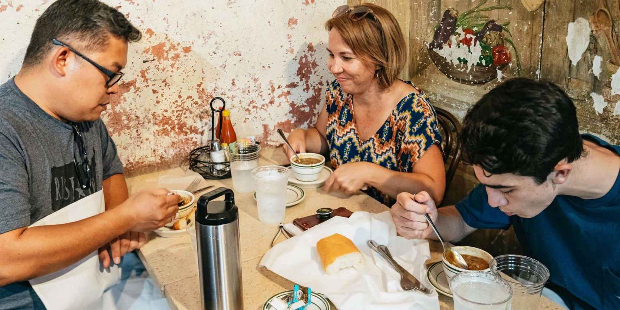 New Orleans French Quarter Food Tour - Image 4