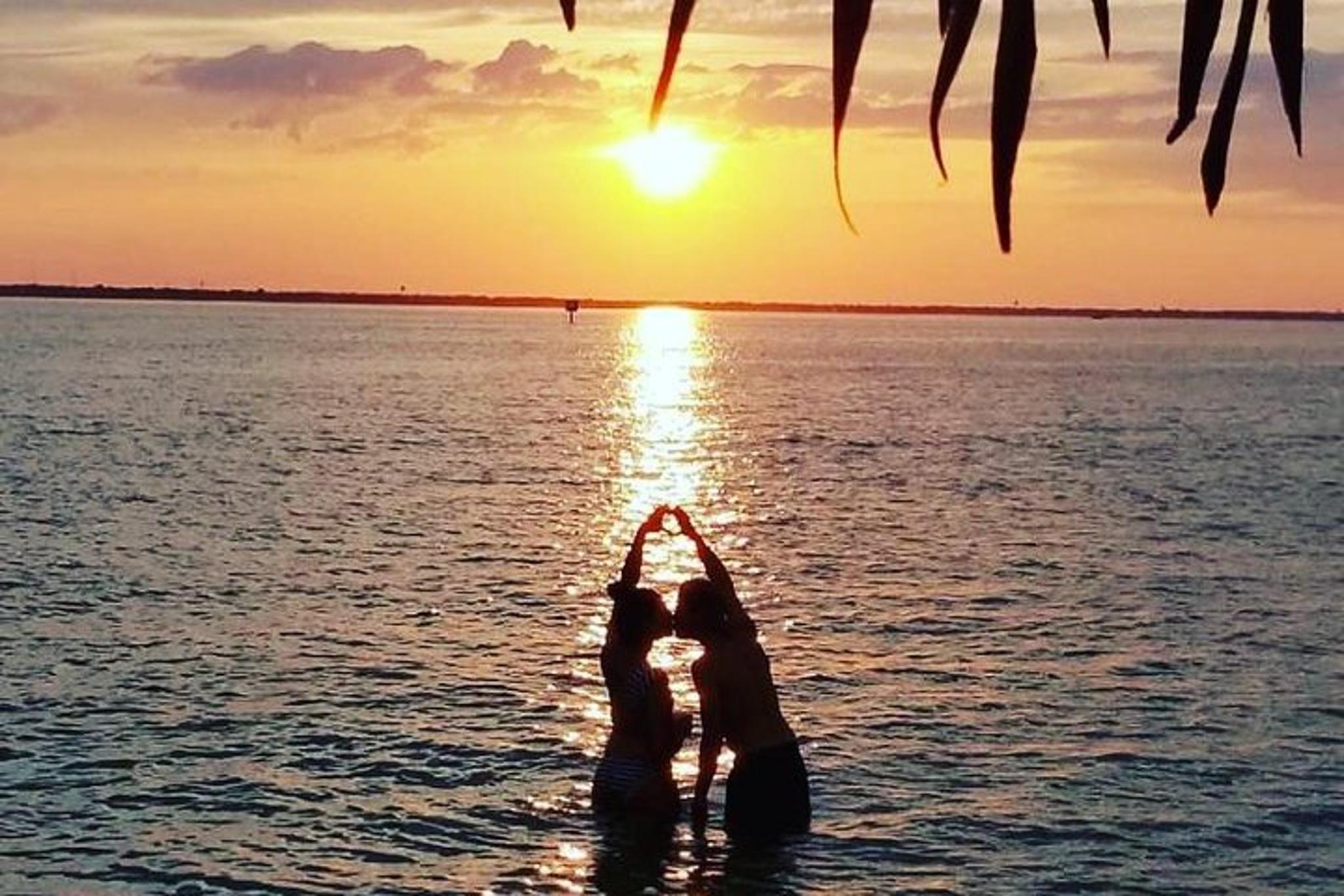 Destin Tiki Boat Sunset Cruise 90 min - Image 2