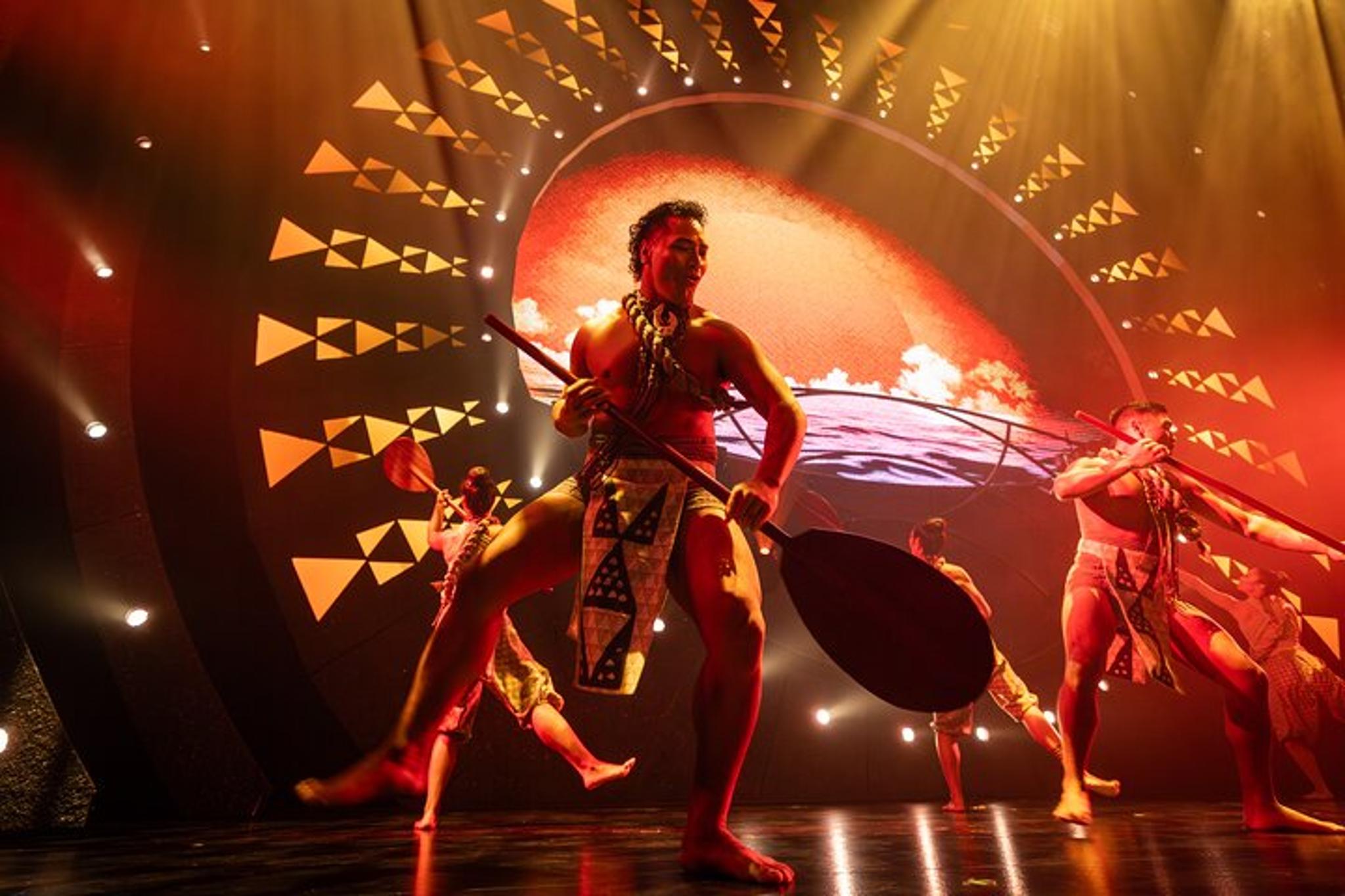 Honolulu Cirque du Soleil Show at Waikiki Beachcomber - Image 4