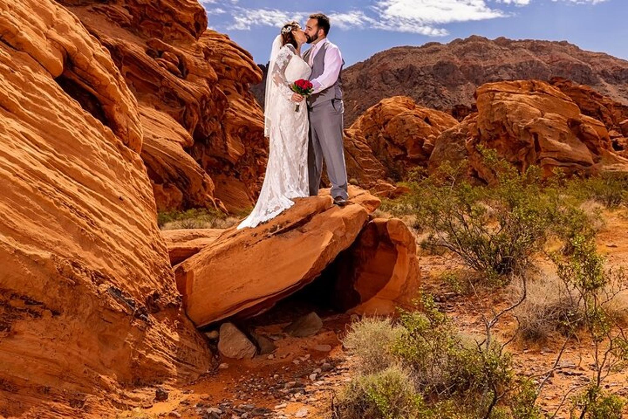 Las Vegas Wedding at Redstone Dune Trails - Image 3