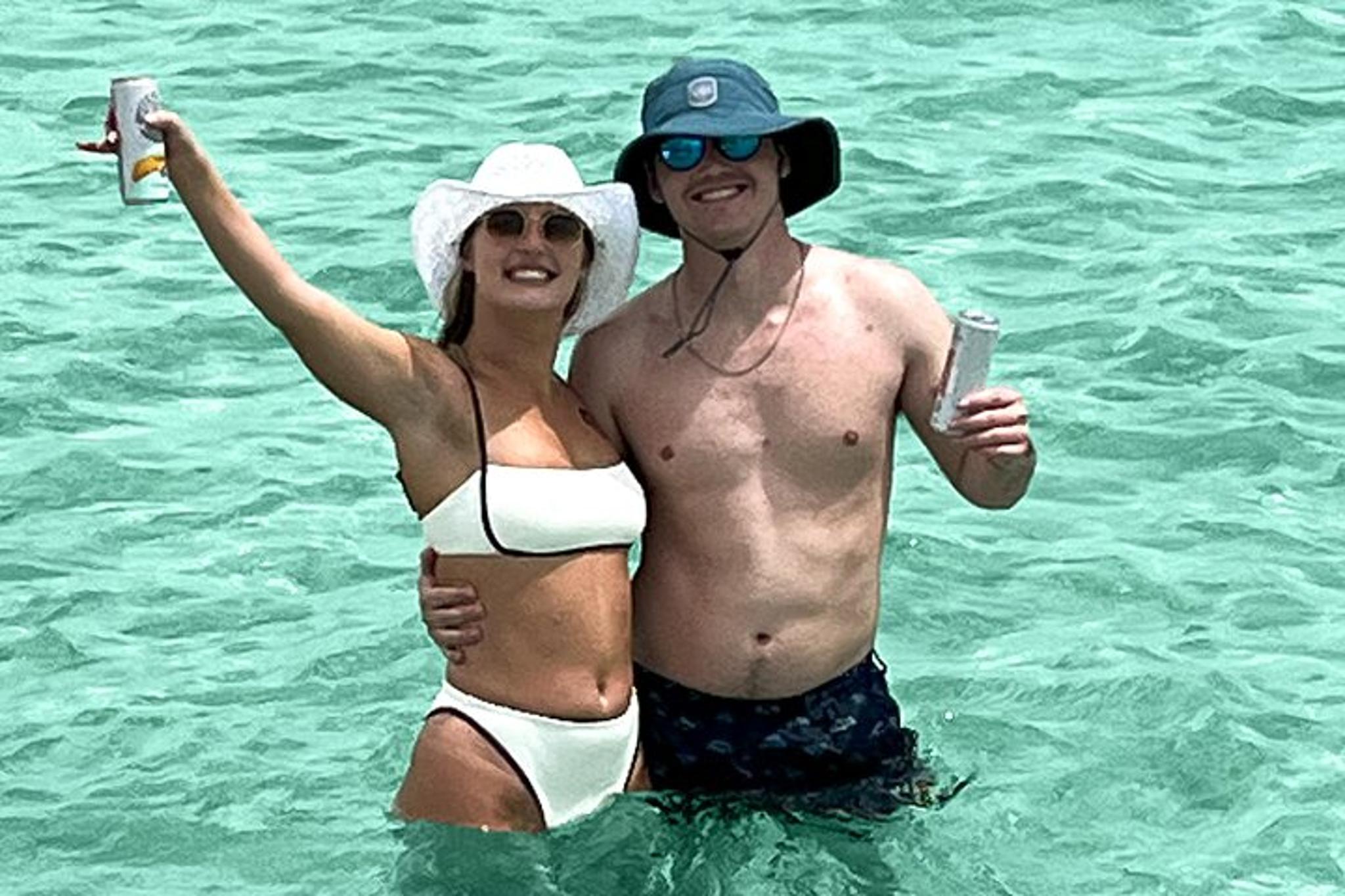 Destin Tiki Cruise to Crab Island 3 hr - Image 3