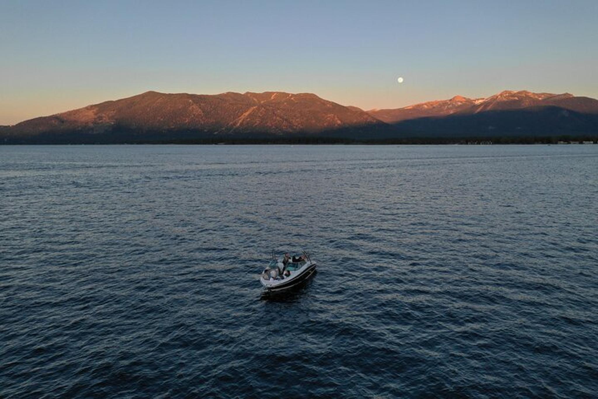 Lake Tahoe Music Boat Party at Sunset 2 hr - Image 2