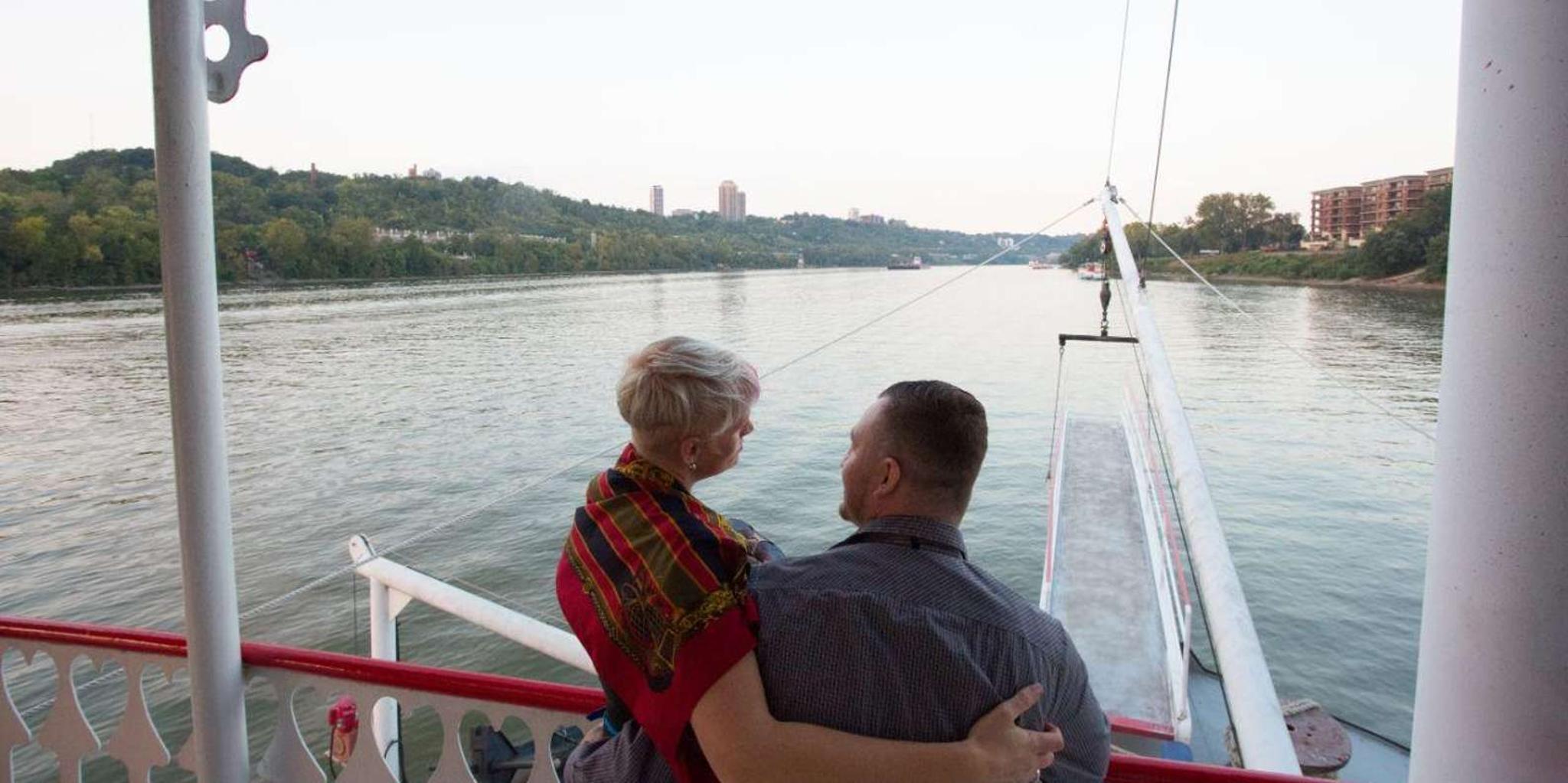 Cincinnati Ohio River Cruise with Buffet Dinner - Image 5