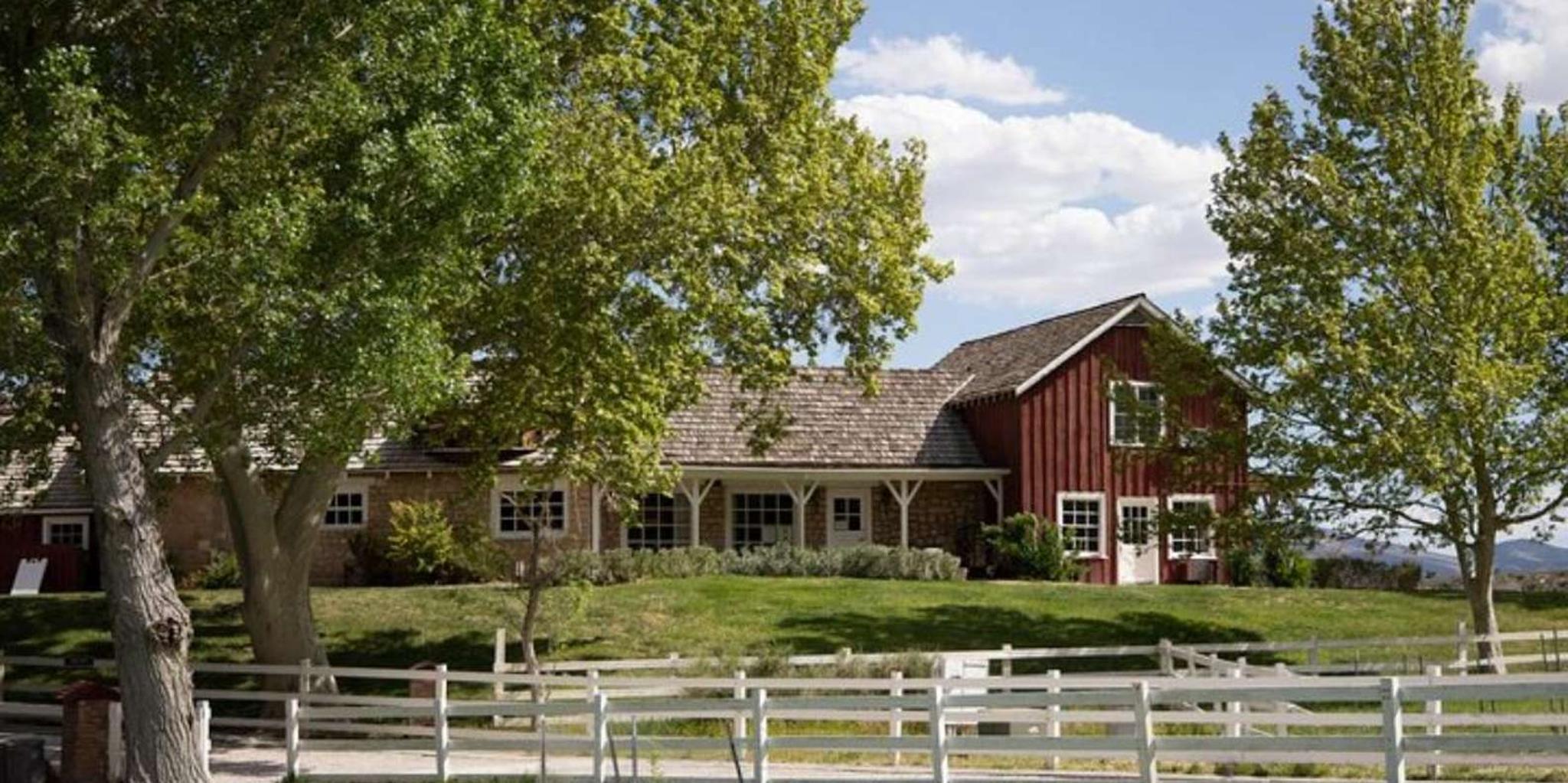 Las Vegas Spring Mountain Ranch Hike & Happy Hour - Image 2