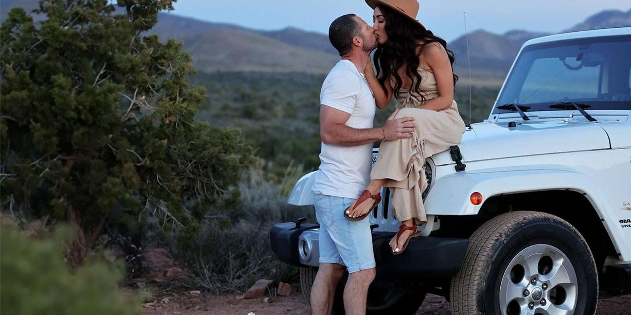 Las Vegas Movie Night and Picnic Jeep Tour - Image 2