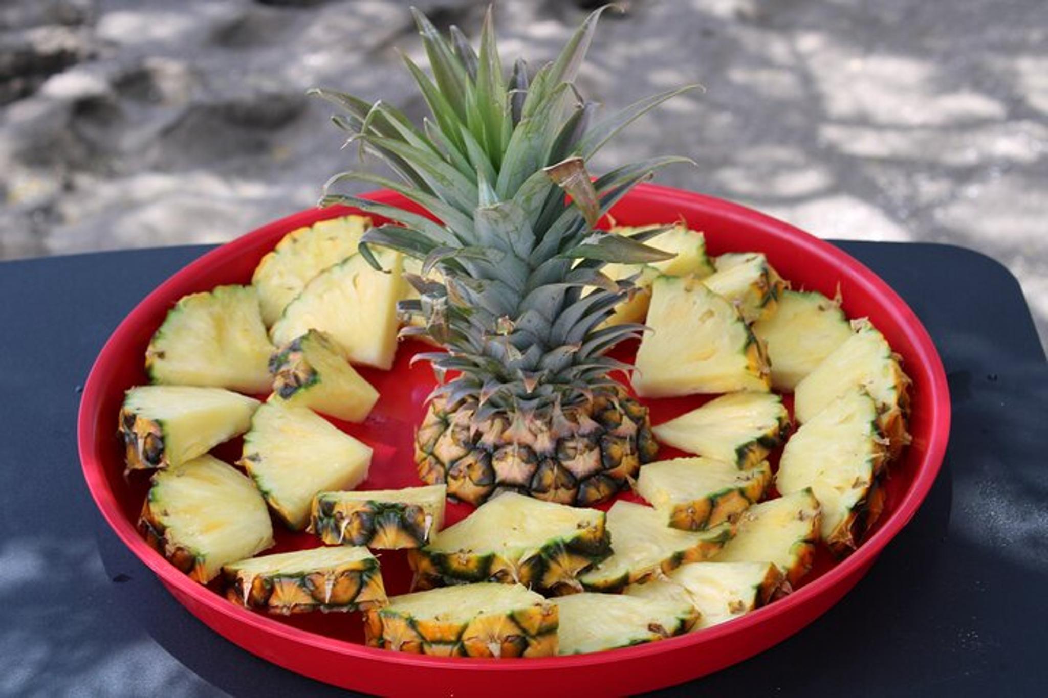 Maui Clear Kayak Tour with Pontoons and Snorkeling - Image 4