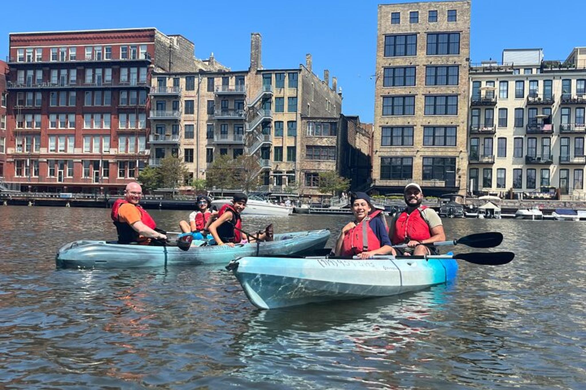 Milwaukee Kayak Tour of Skyline