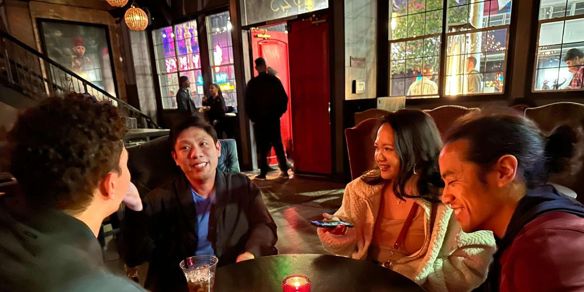 Las Vegas Bar Crawl on Fremont Street - Image 4