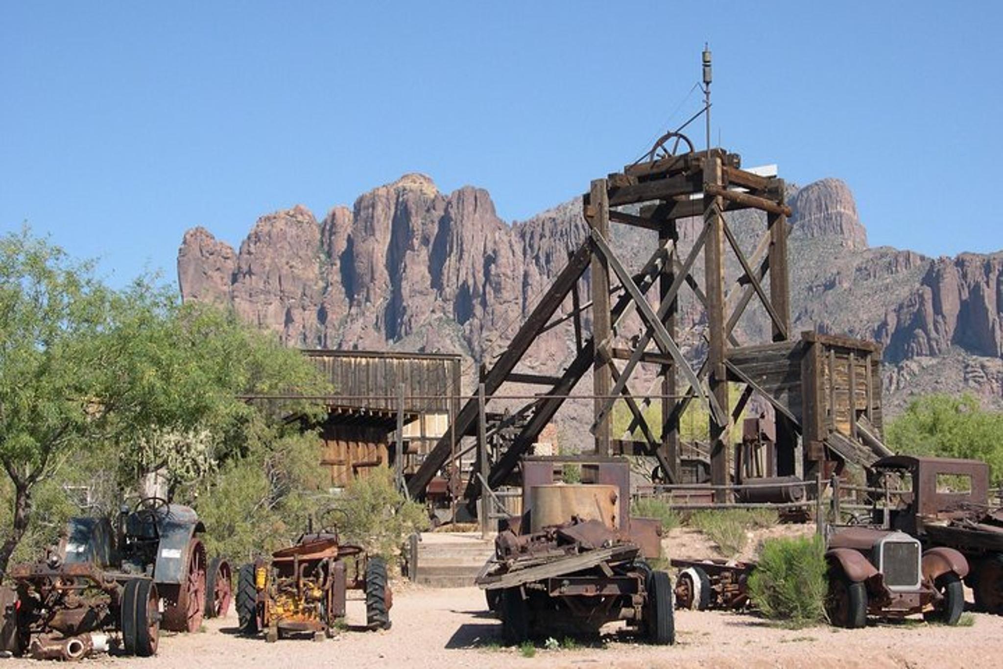 Phoenix Apache Trail and Dolly Steamboat Tour - Image 5