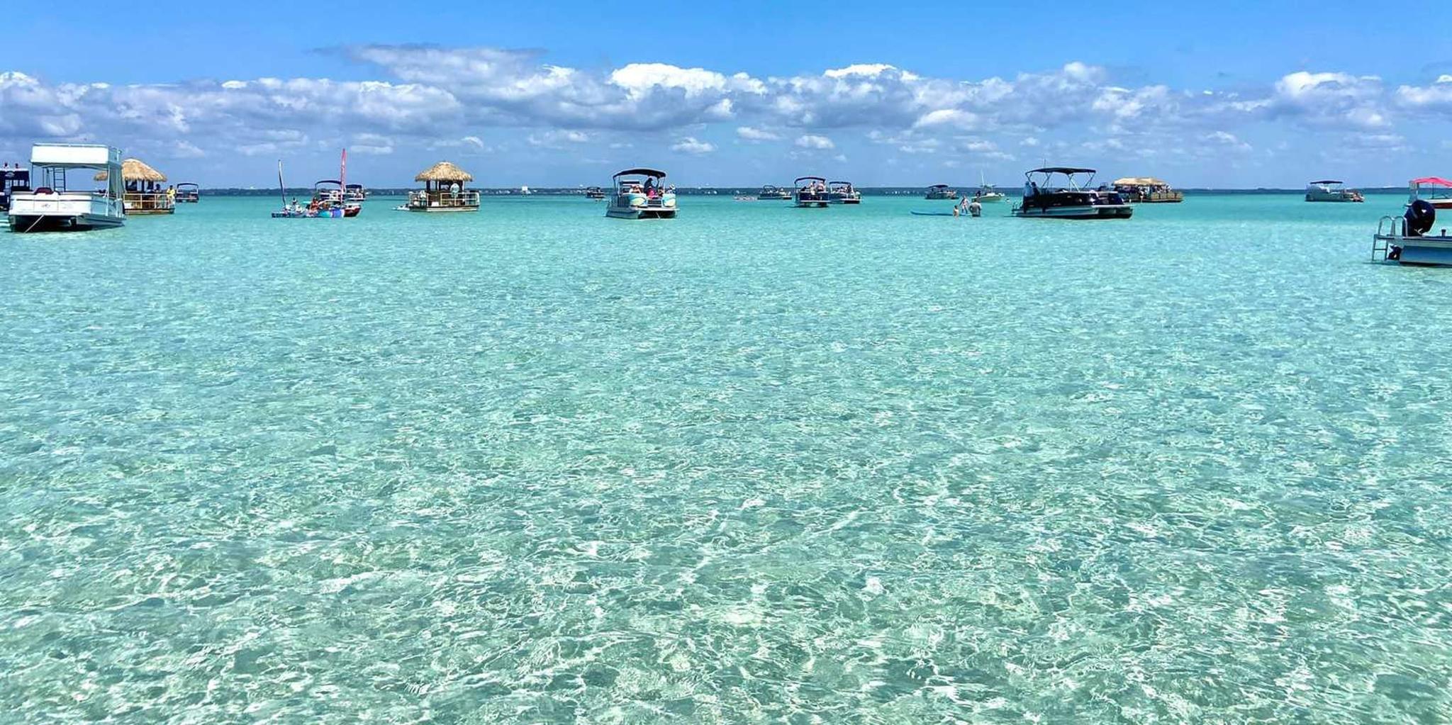 Destin Crab Island Boat Tour with Paddleboards - Image 2