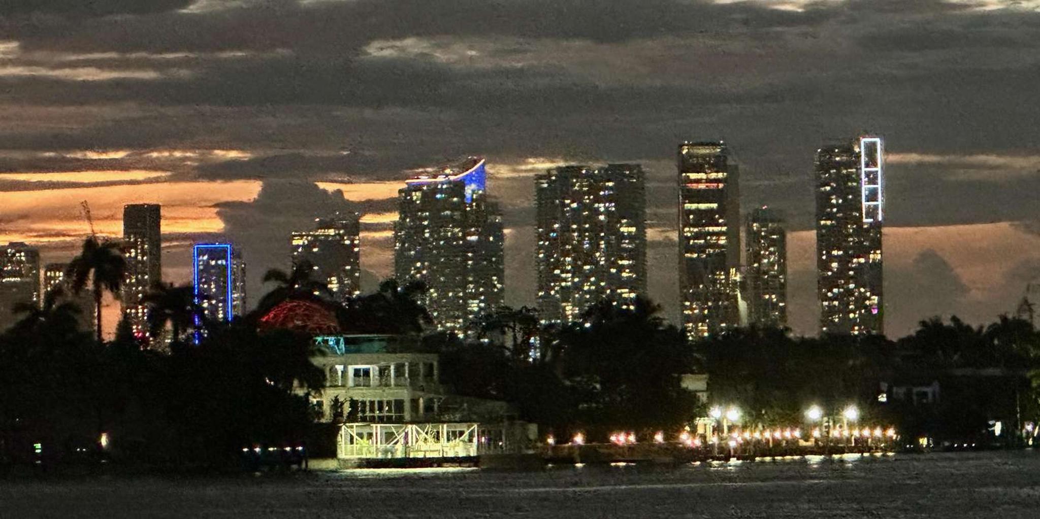 Miami Biscayne Bay Sunset Boat Cruise - Image 4