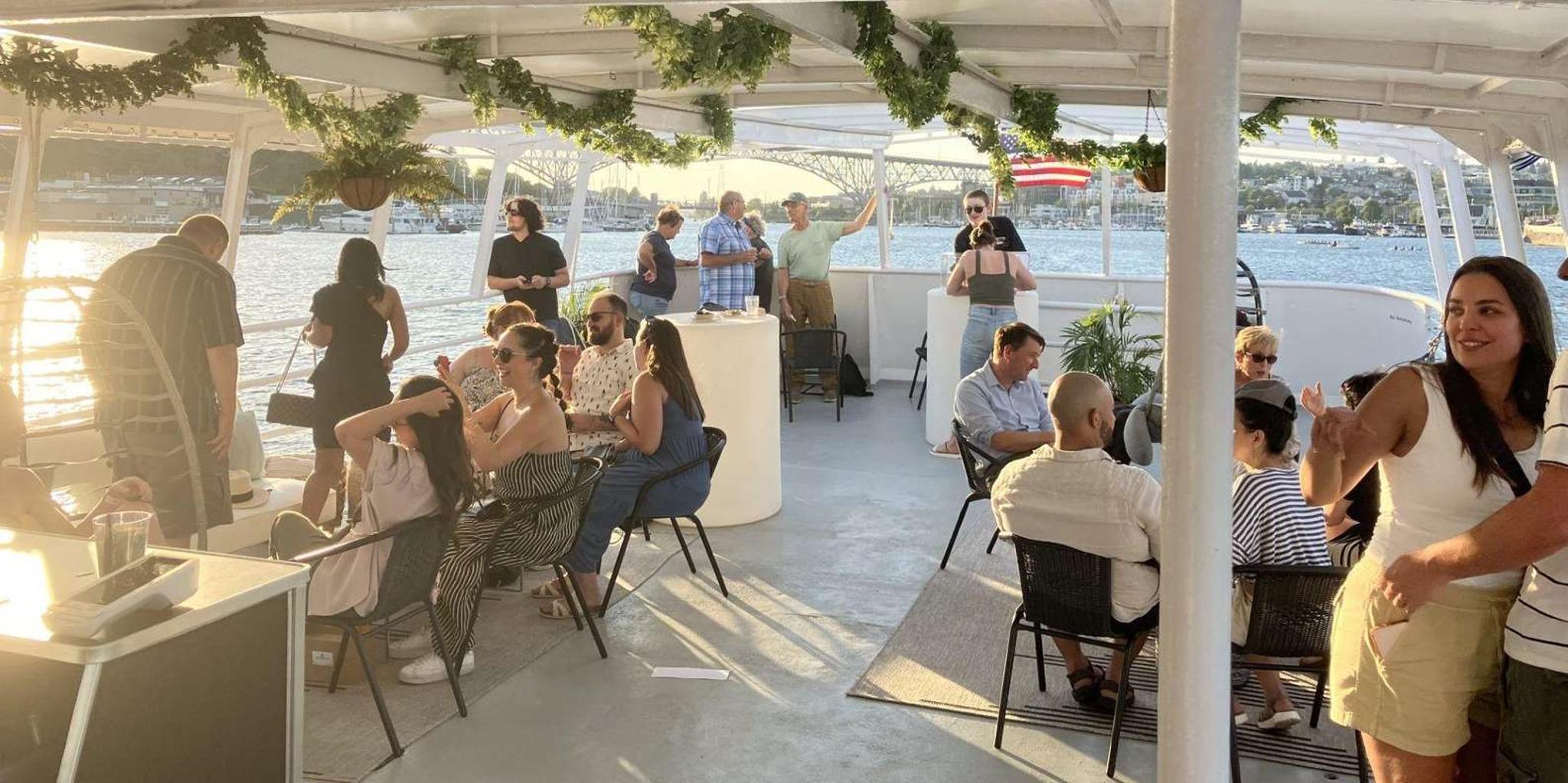 Seattle Lake Union Happy Hour Cruise