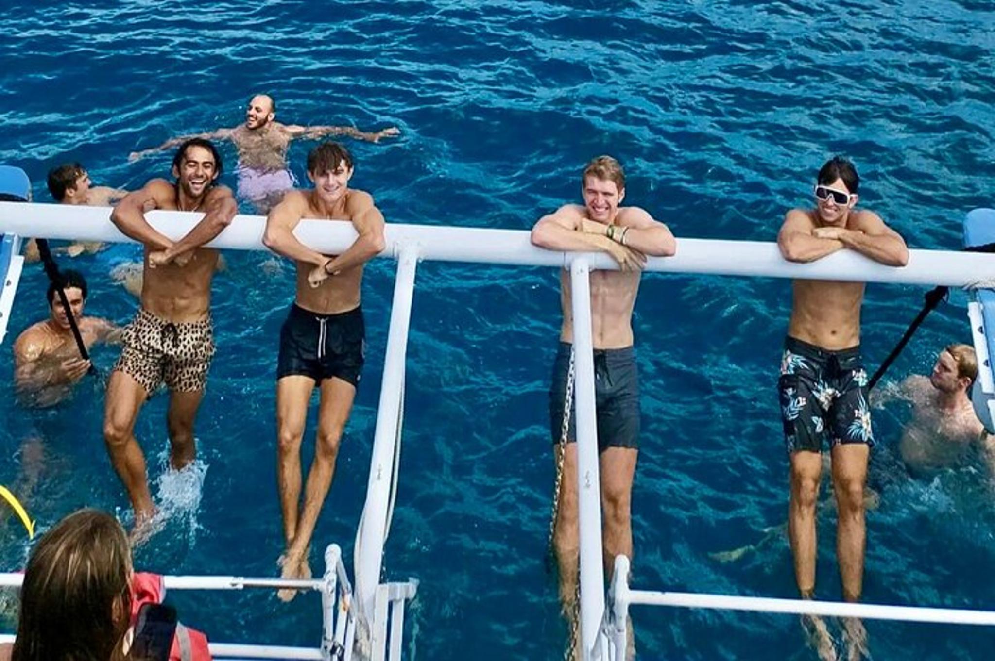 Waikiki Turtle Canyon Snorkeling Adventure - Image 5