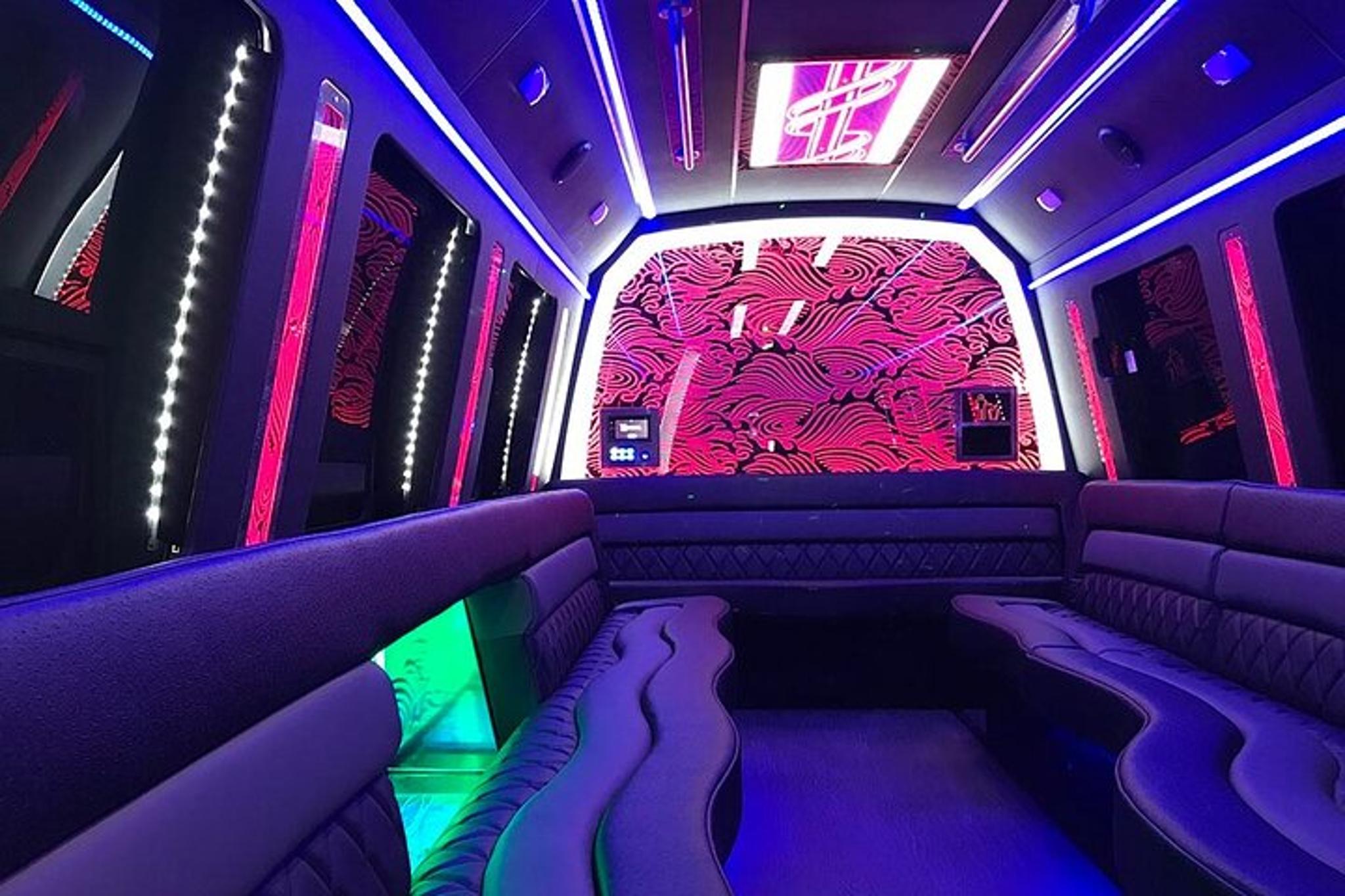Dallas Limousine Tour to WinStar Casino - Image 5