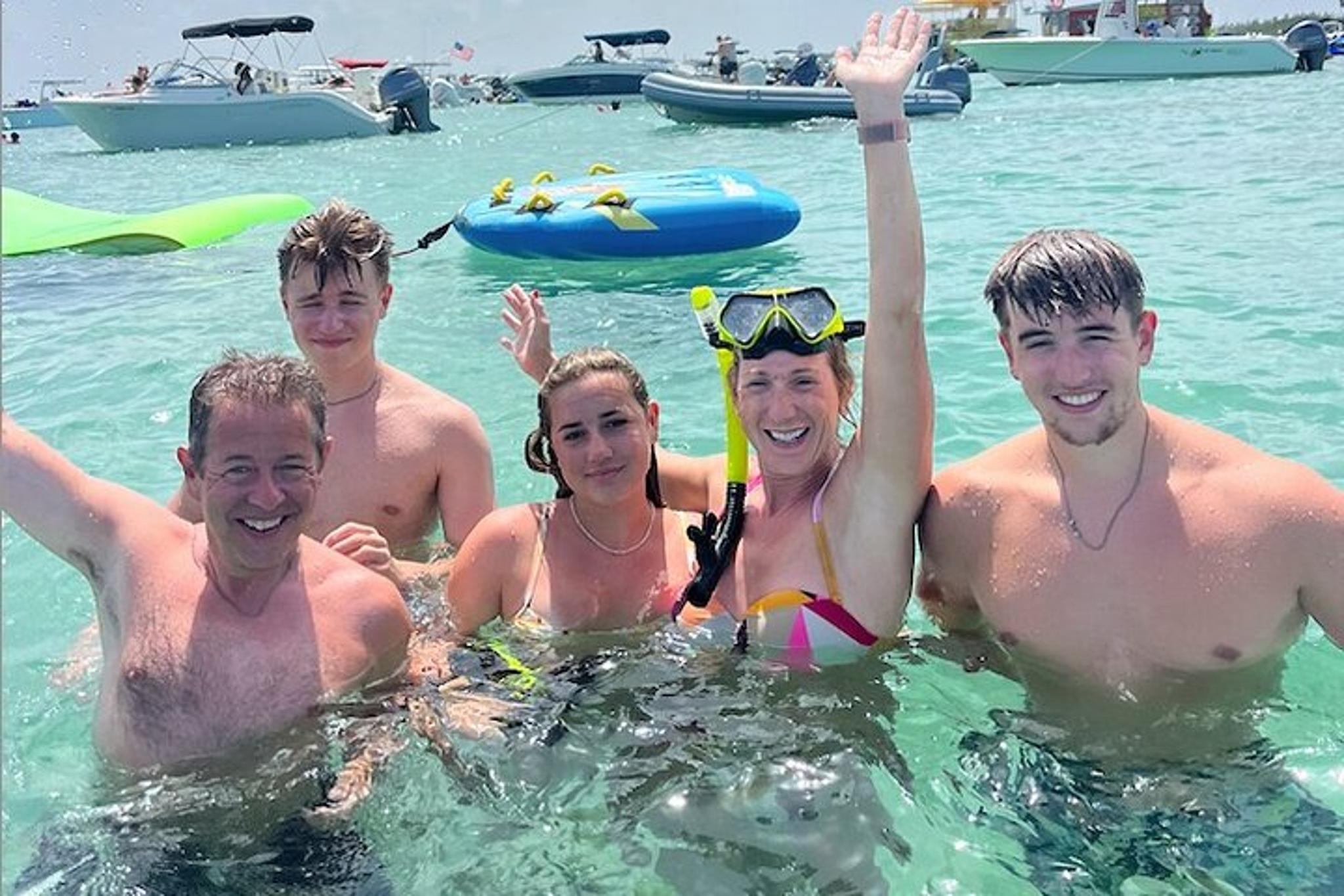 Miami Beach Yacht Adventure - Image 6