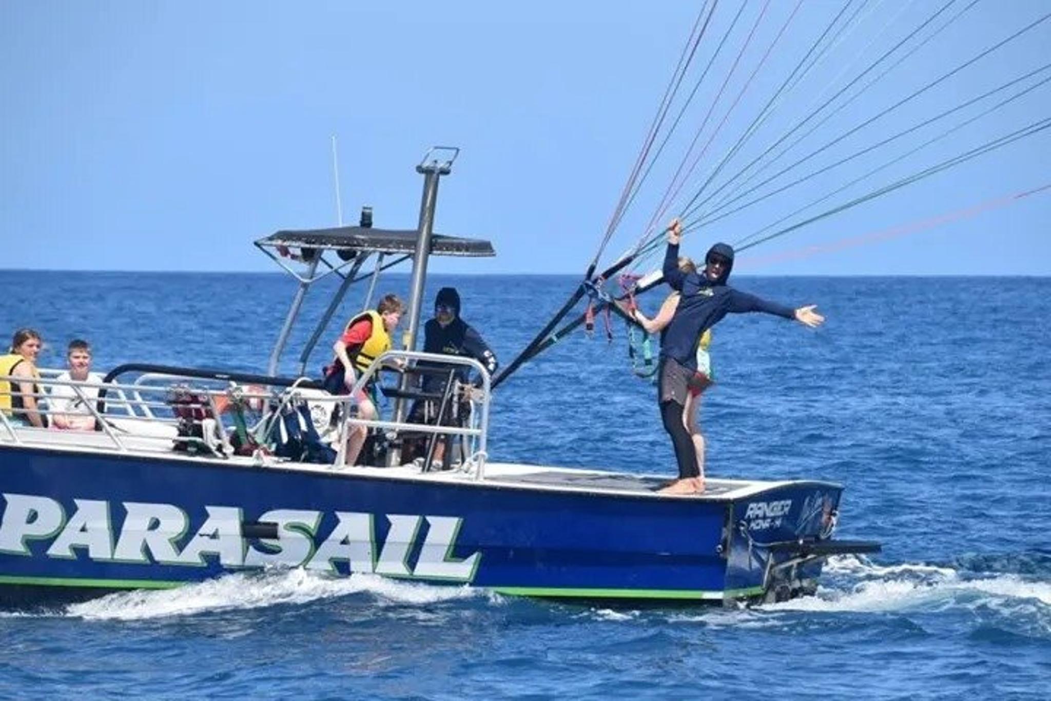 Kailua Kona Parasailing Experience - Image 5