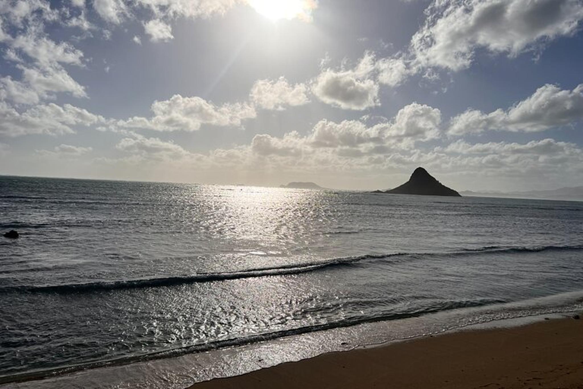 Mokoli'i Island Paddle Boarding and Hiking Adventure - Image 4