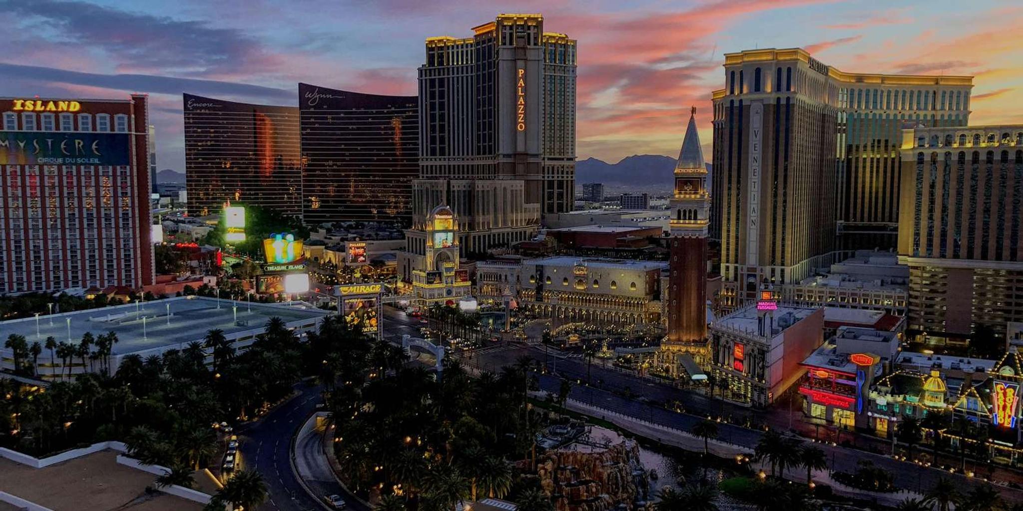 Las Vegas Downtown Walking Tour - Image 4