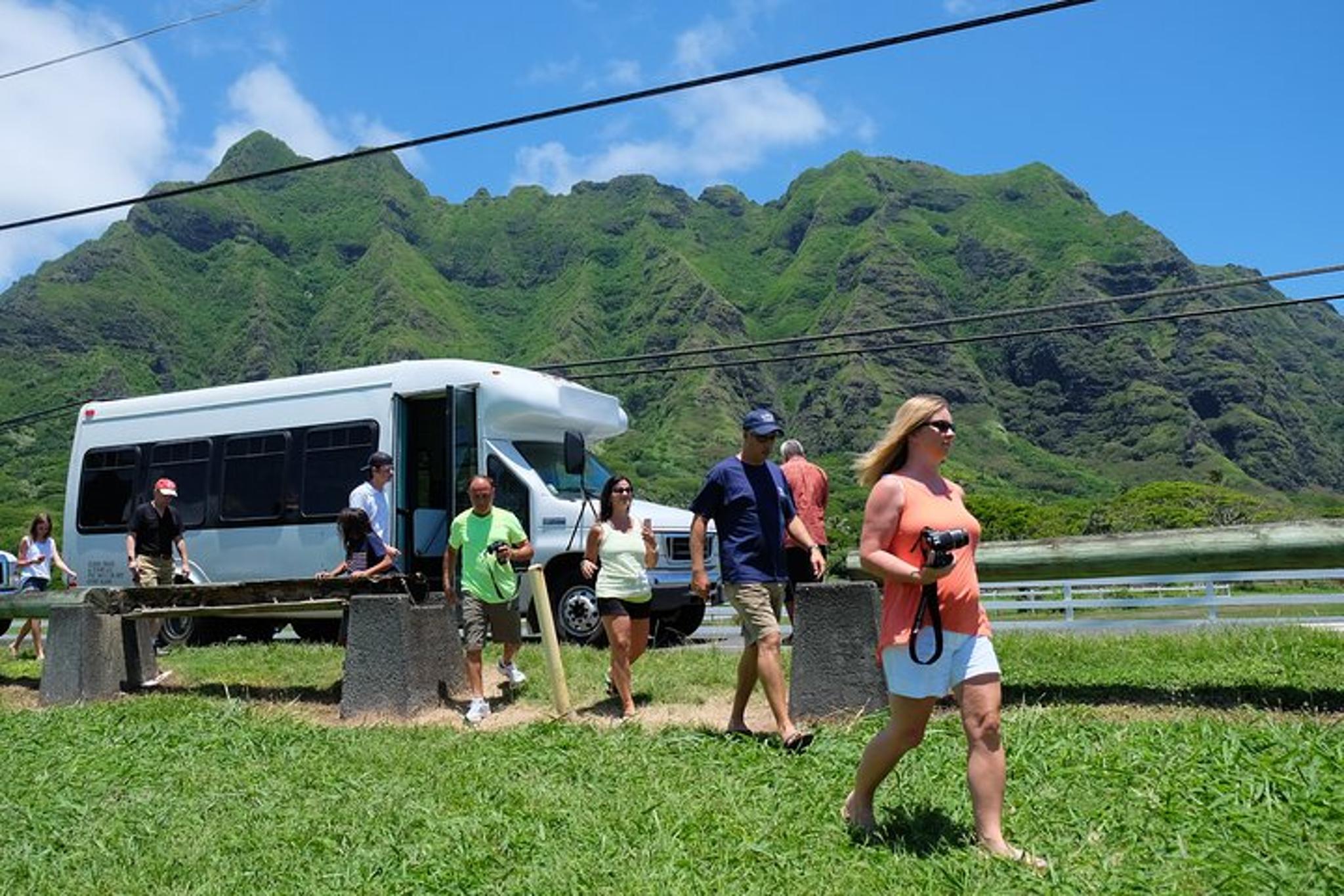Oahu Circle Island Tour with Waimea Waterfall - Image 4