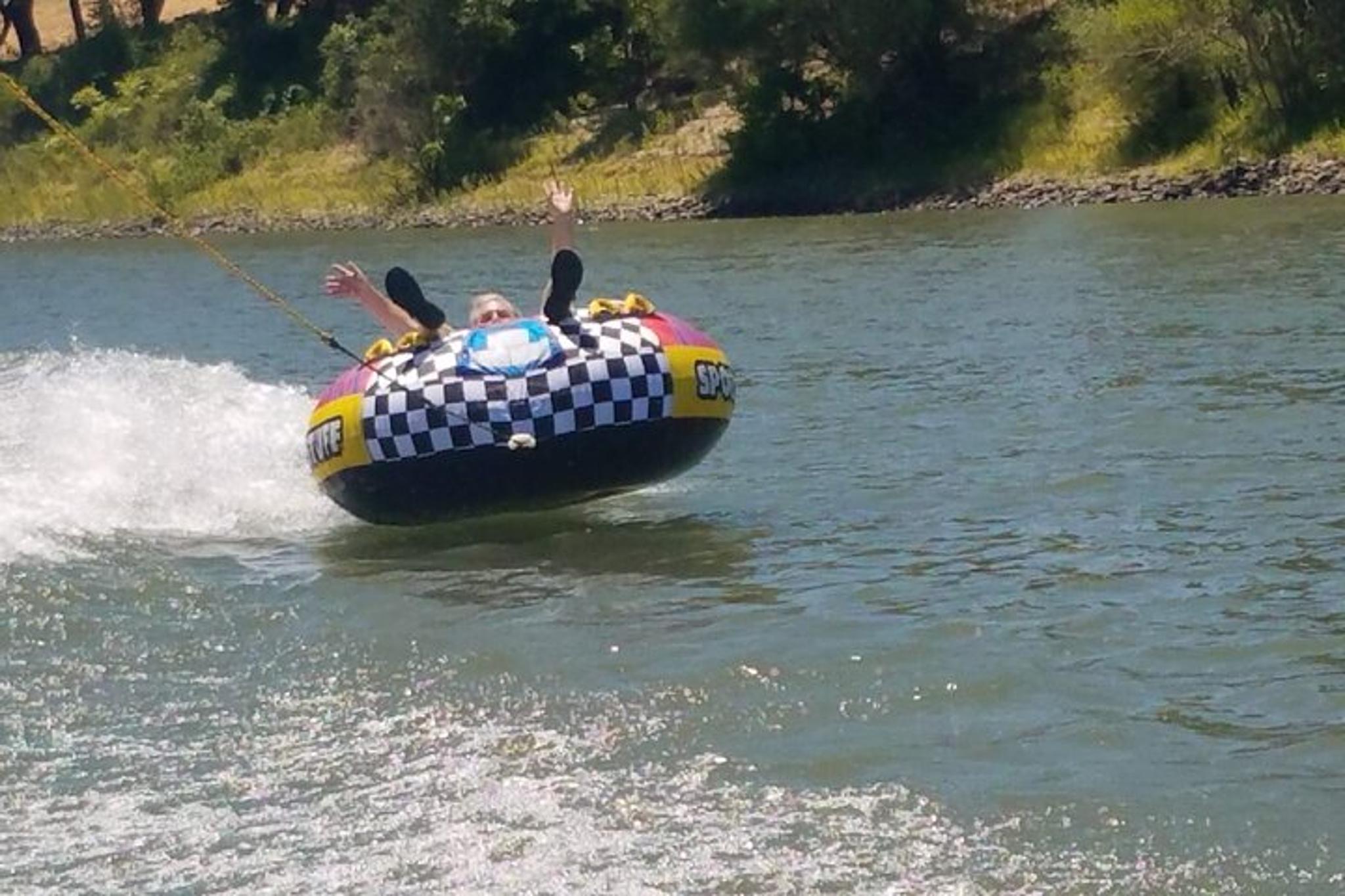 Sacramento Boat Tubing Rental Full Day - Image 3
