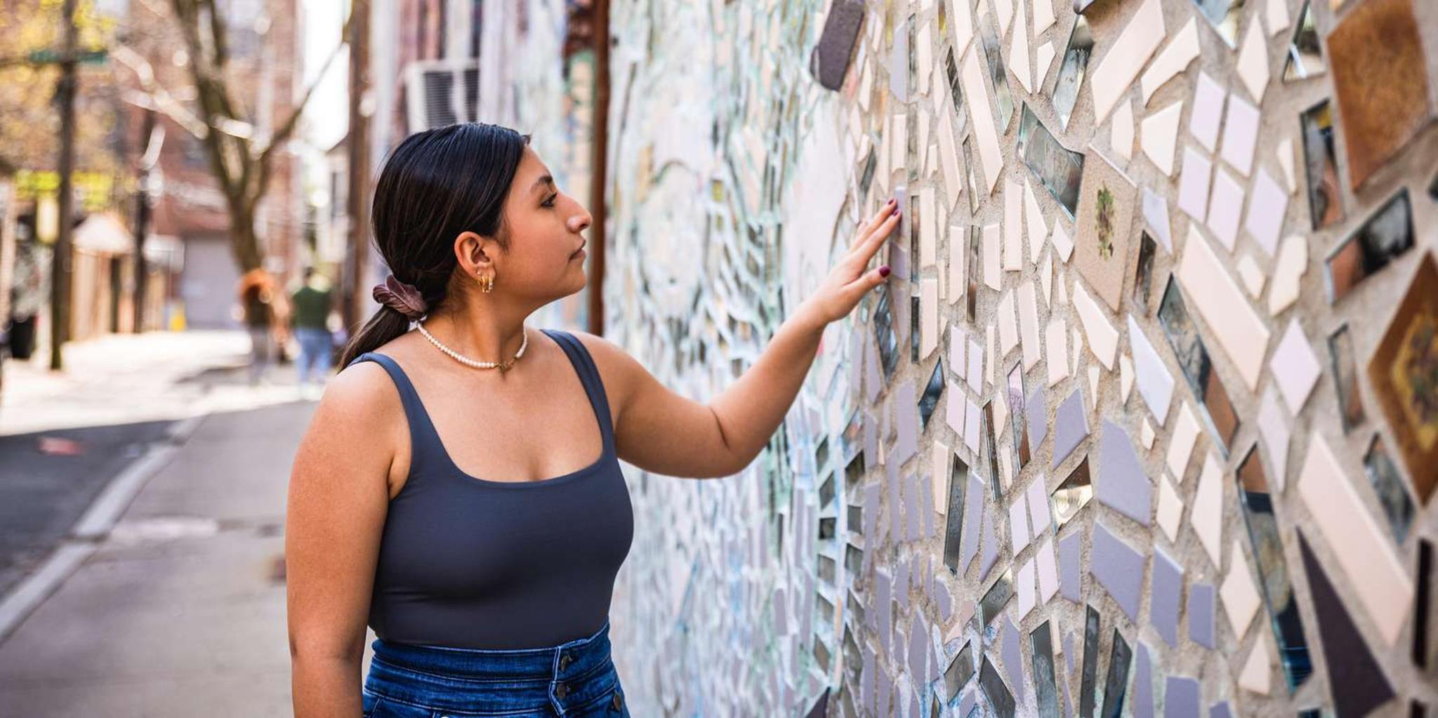 Philadelphia Murals and Street Art Tour with Magic Gardens
